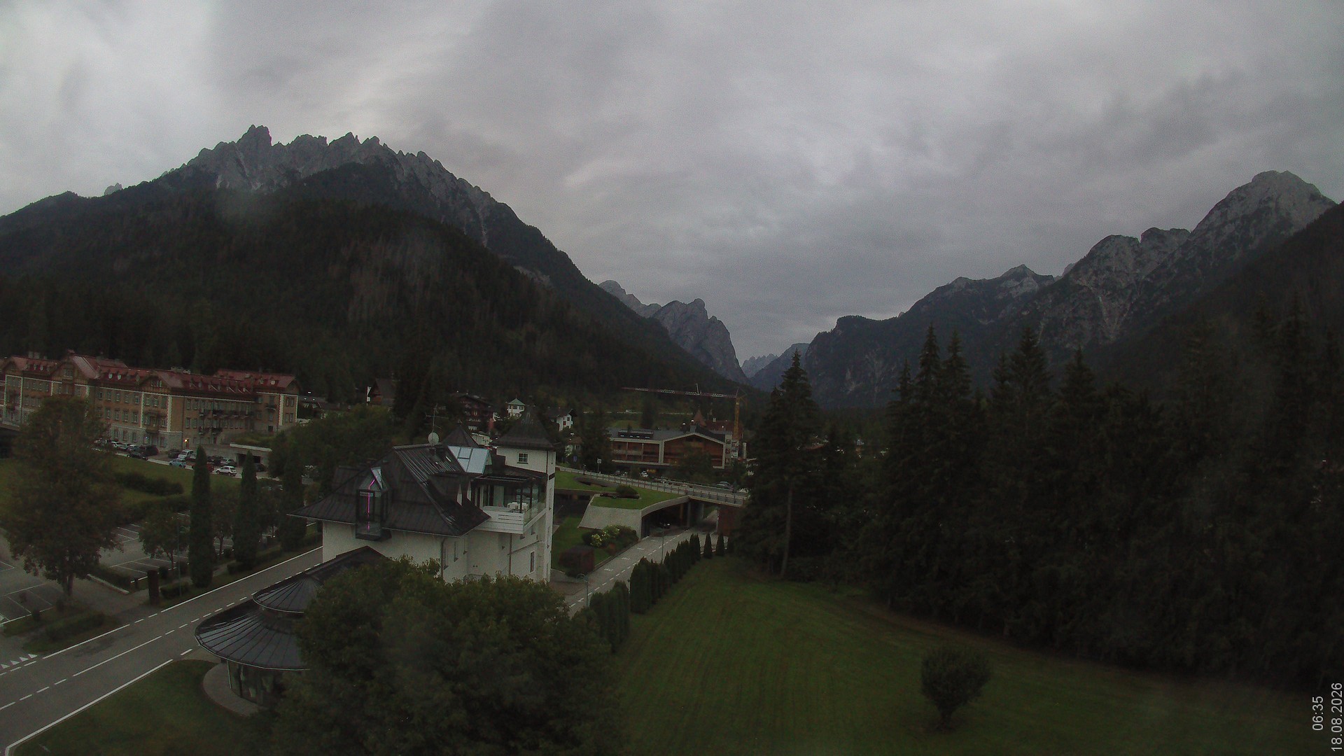 Archiv Foto Webcam Apparthotel Germania – Blick auf das Höhlensteintal
