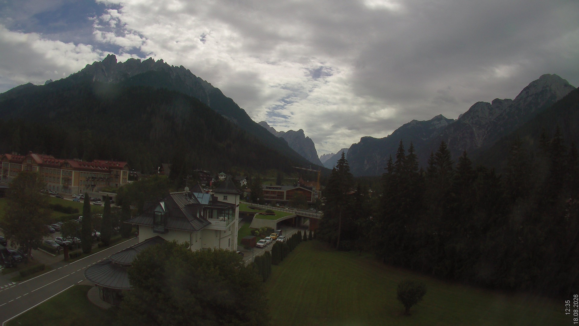 Archiv Foto Webcam Apparthotel Germania – Blick auf das Höhlensteintal