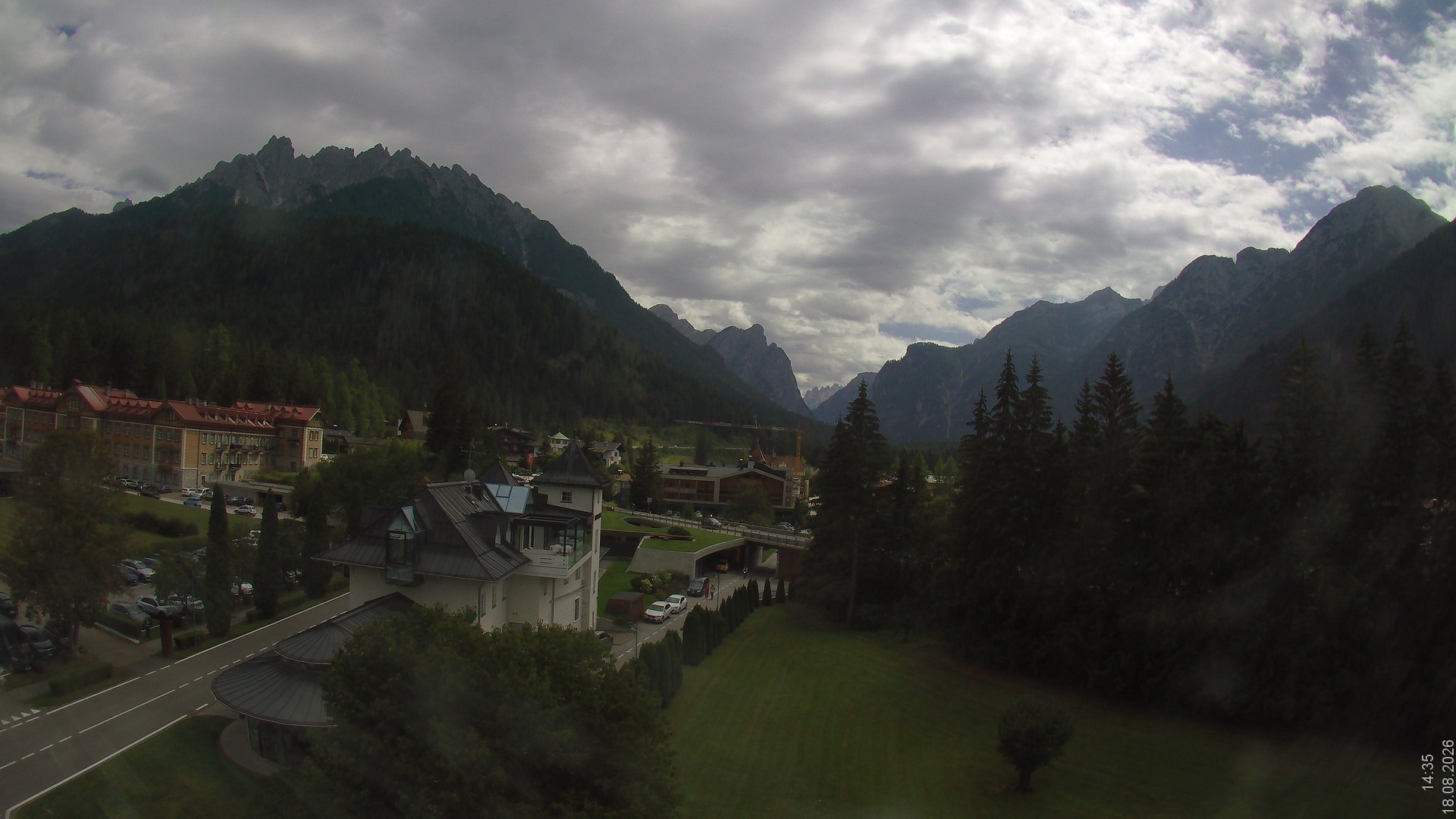 Archiv Foto Webcam Apparthotel Germania – Blick auf das Höhlensteintal