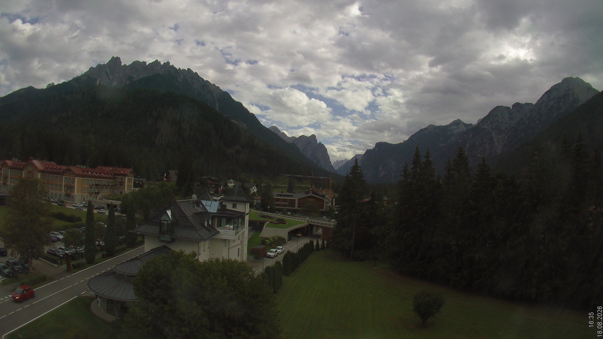 Archiv Foto Webcam Apparthotel Germania – Blick auf das Höhlensteintal