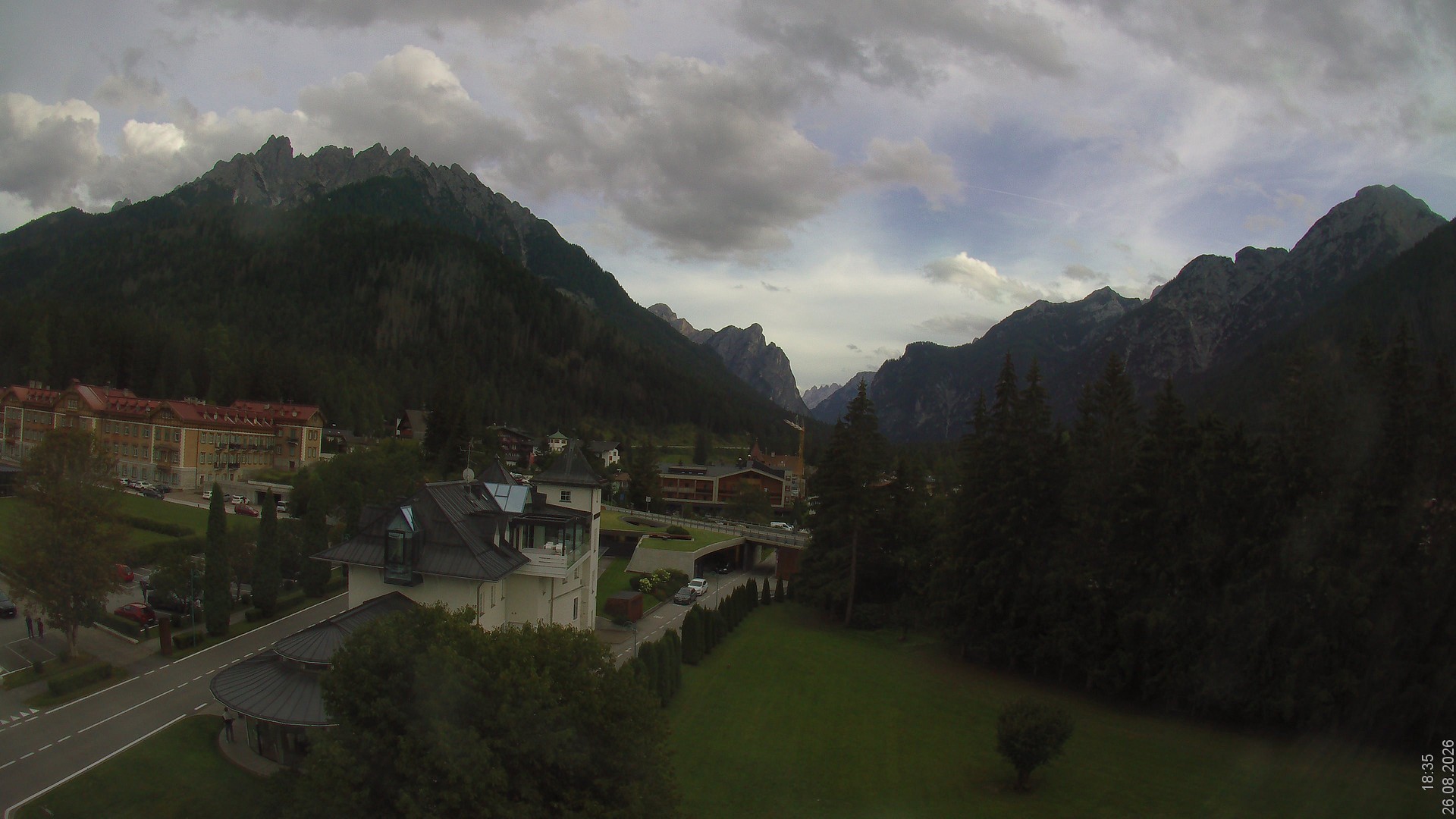 Archiv Foto Webcam Apparthotel Germania – Blick auf das Höhlensteintal