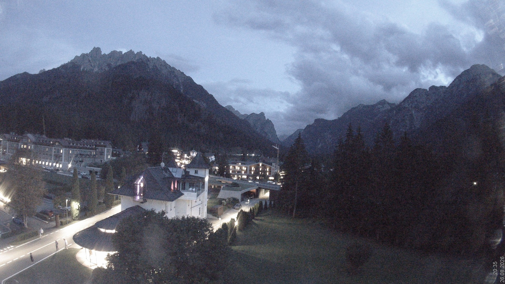 Archiv Foto Webcam Apparthotel Germania – Blick auf das Höhlensteintal