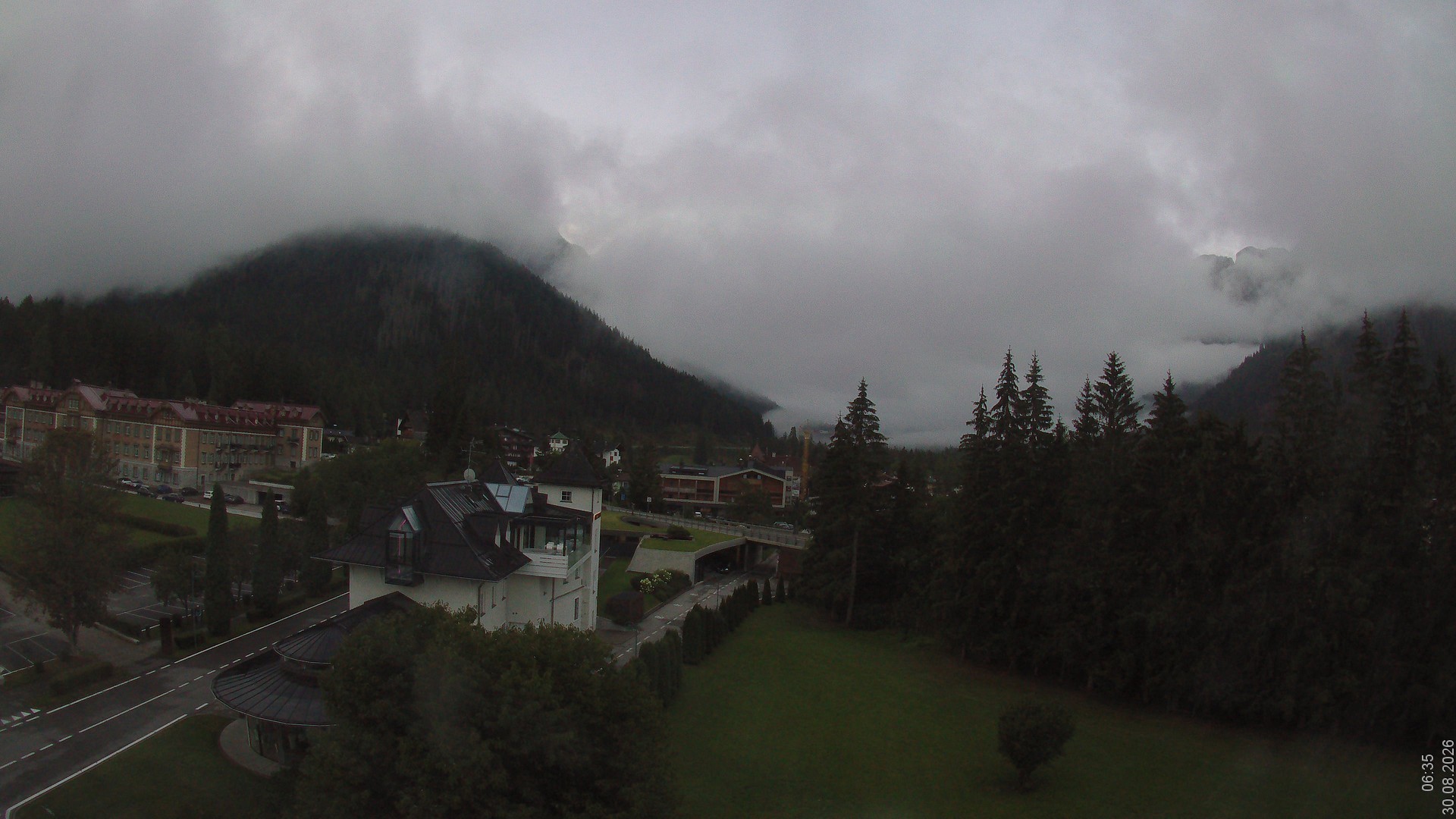 Archiv Foto Webcam Apparthotel Germania – Blick auf das Höhlensteintal