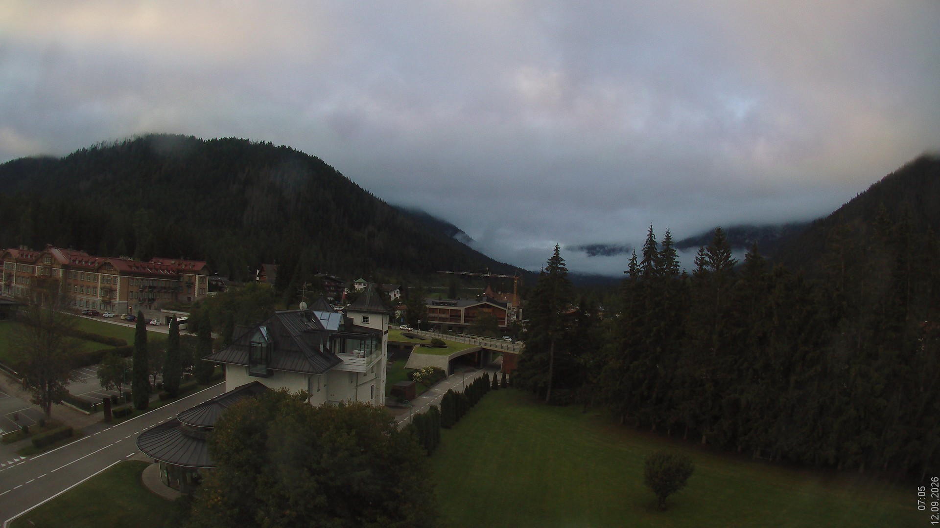 Archiv Foto Webcam Apparthotel Germania – Blick auf das Höhlensteintal