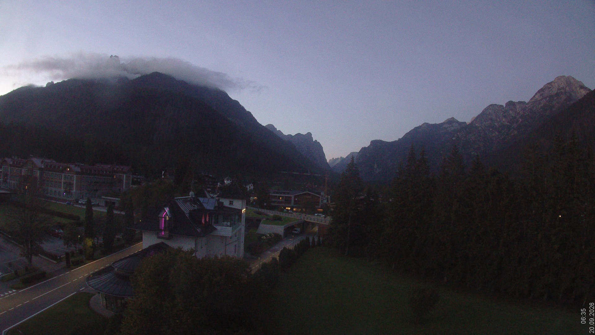 Archiv Foto Webcam Apparthotel Germania – Blick auf das Höhlensteintal