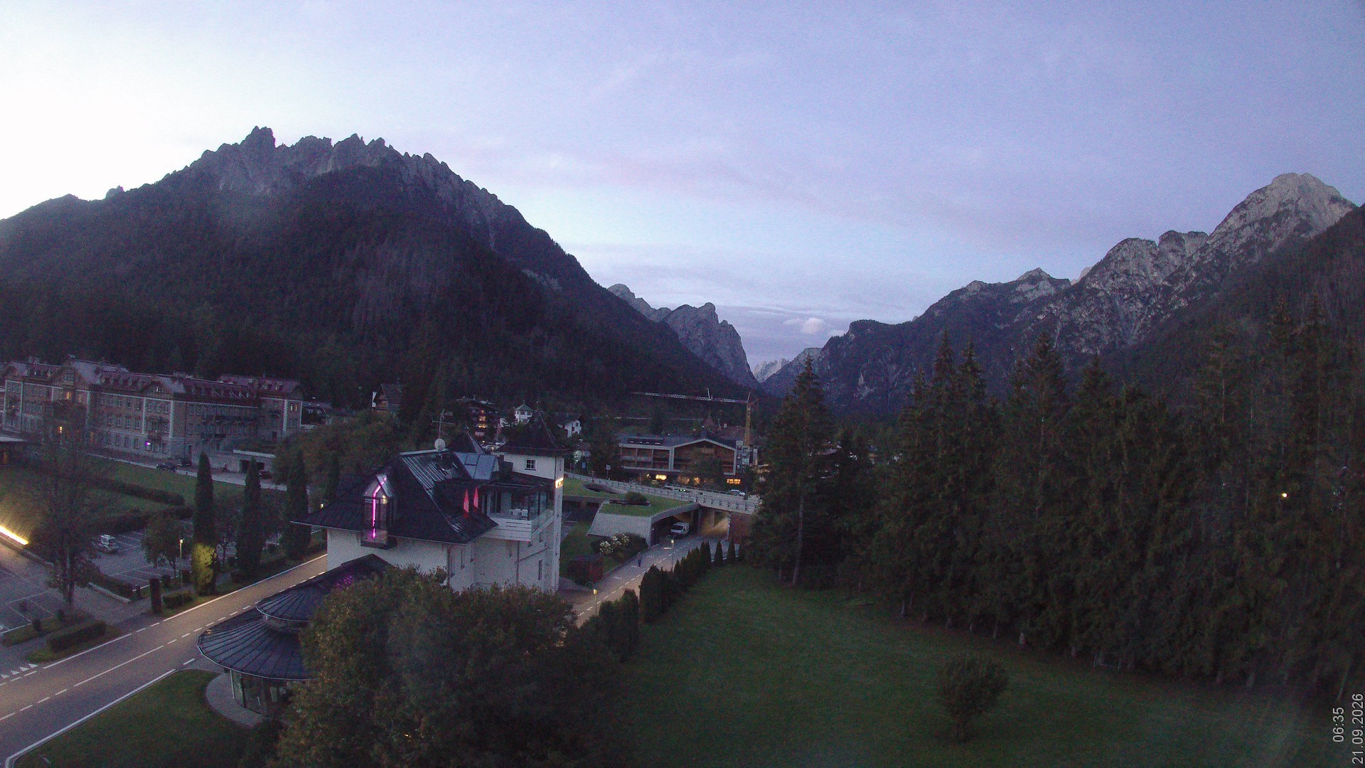 Archiv Foto Webcam Apparthotel Germania – Blick auf das Höhlensteintal