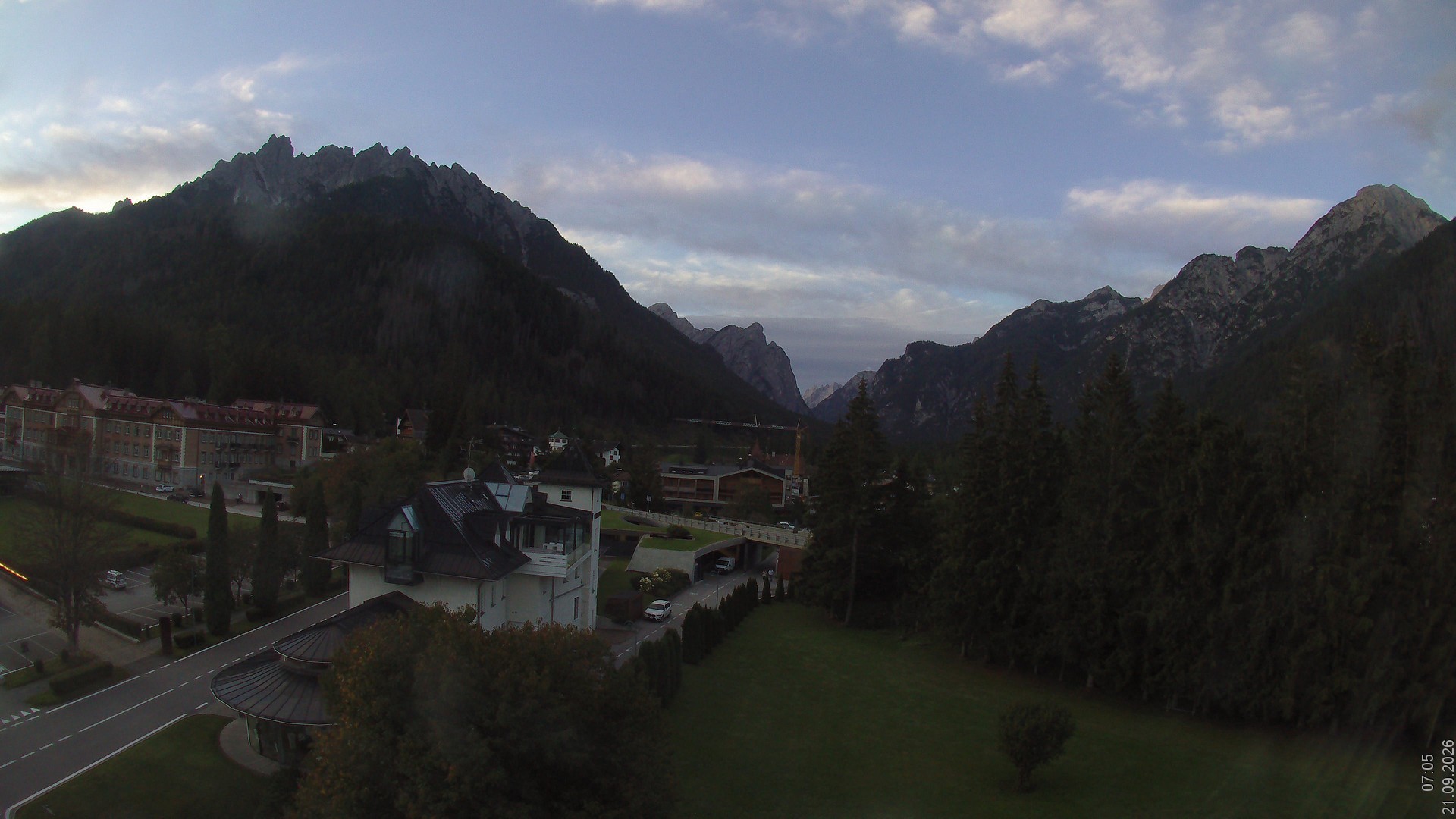 Archiv Foto Webcam Apparthotel Germania – Blick auf das Höhlensteintal