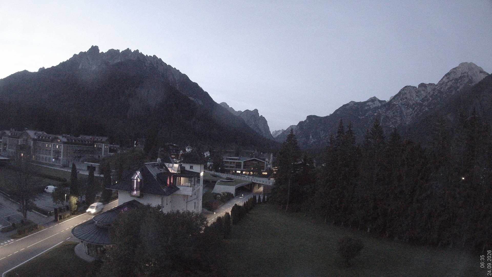 Archiv Foto Webcam Apparthotel Germania – Blick auf das Höhlensteintal