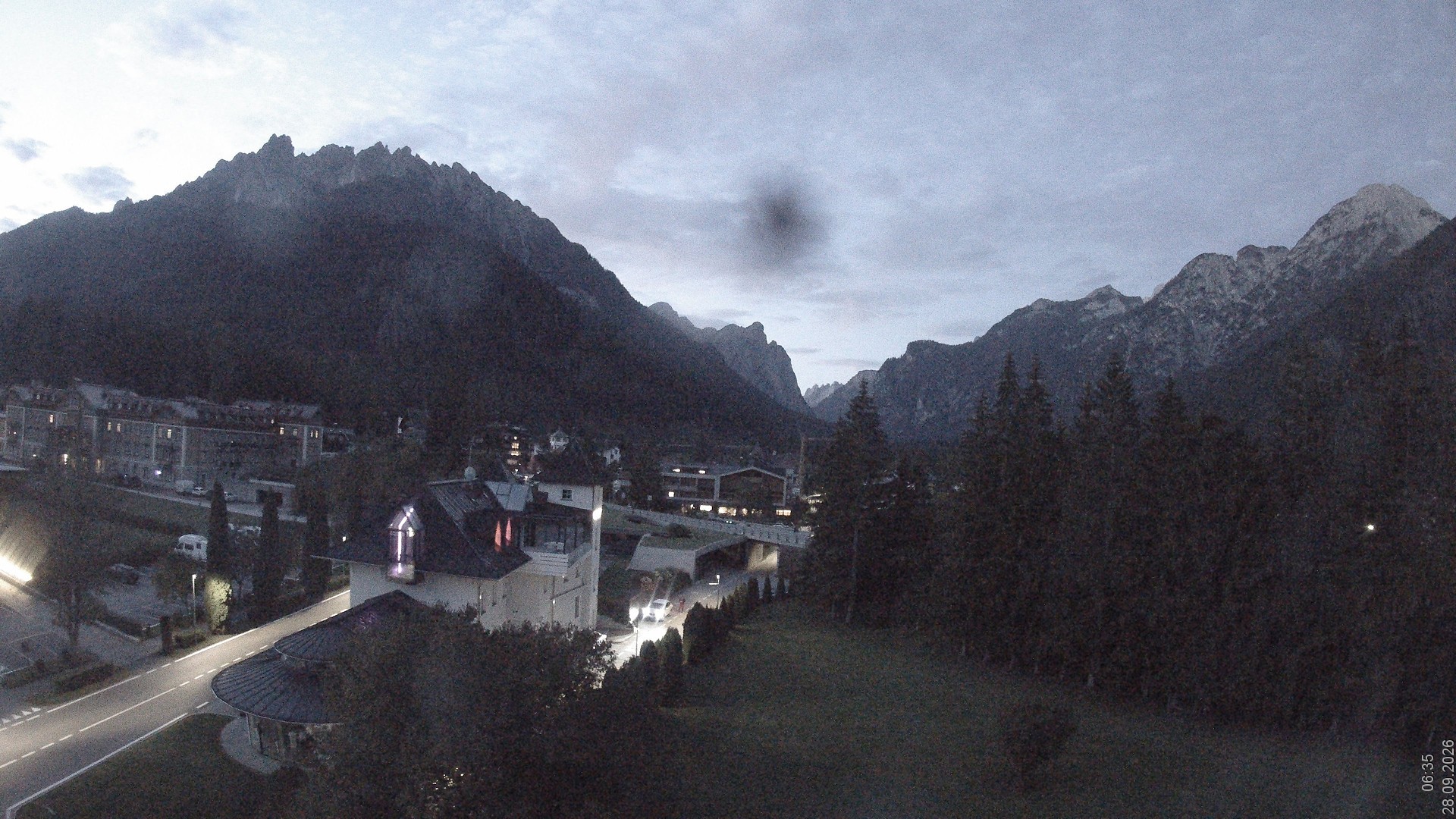 Archiv Foto Webcam Apparthotel Germania – Blick auf das Höhlensteintal
