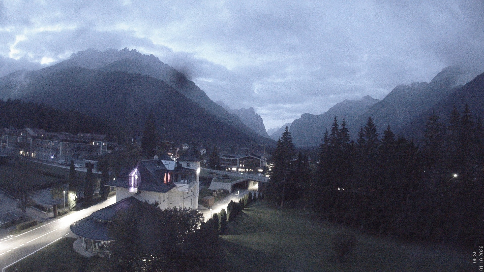 Archiv Foto Webcam Apparthotel Germania – Blick auf das Höhlensteintal
