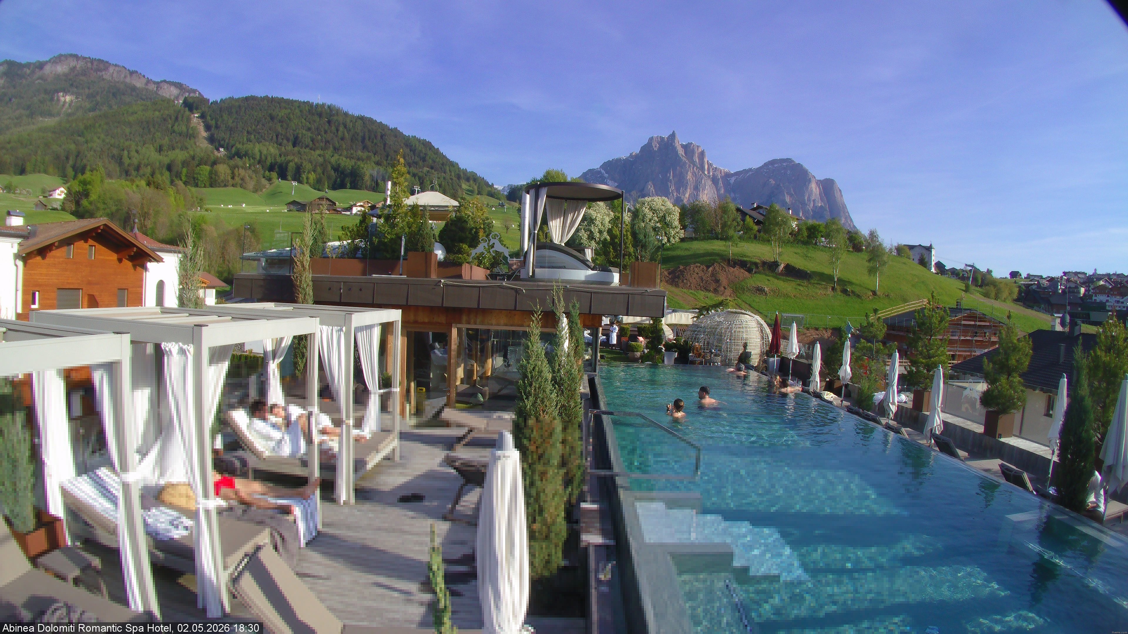 Archived image Webcam Kastelruth: Abinea Dolomiti Romantic Spa Hotel
