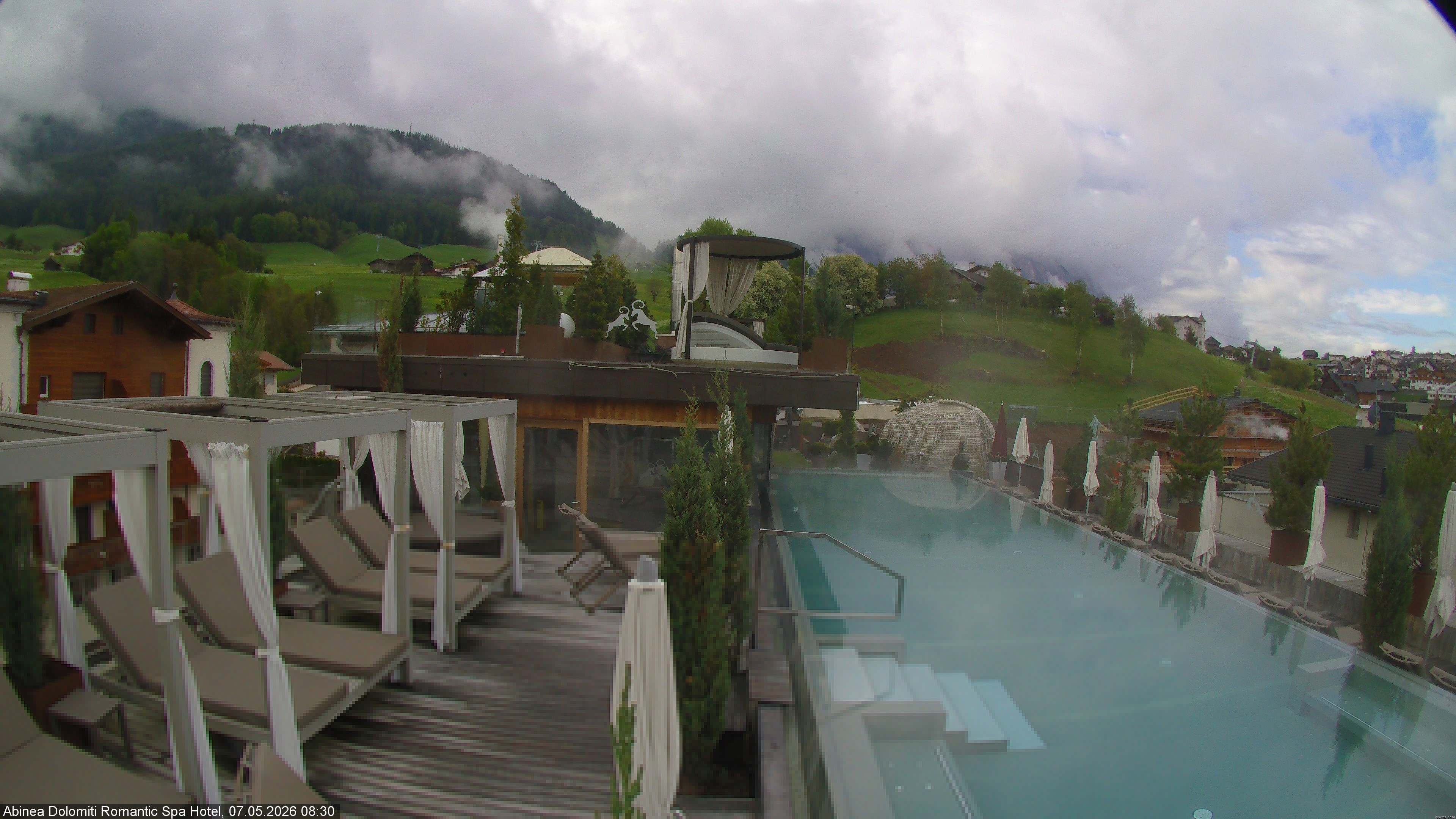 Archived image Webcam Kastelruth: Abinea Dolomiti Romantic Spa Hotel