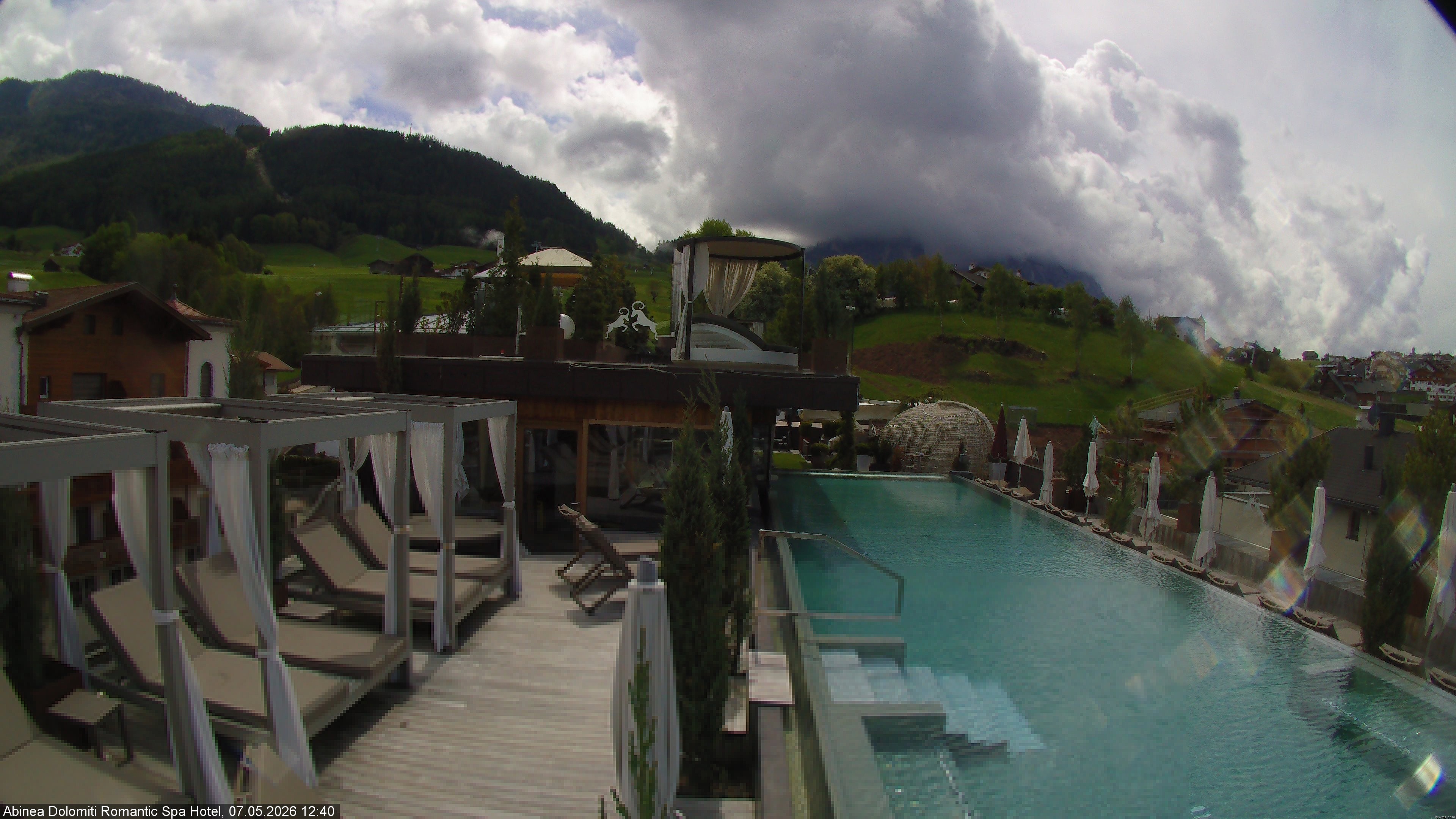 Archived image Webcam Kastelruth: Abinea Dolomiti Romantic Spa Hotel