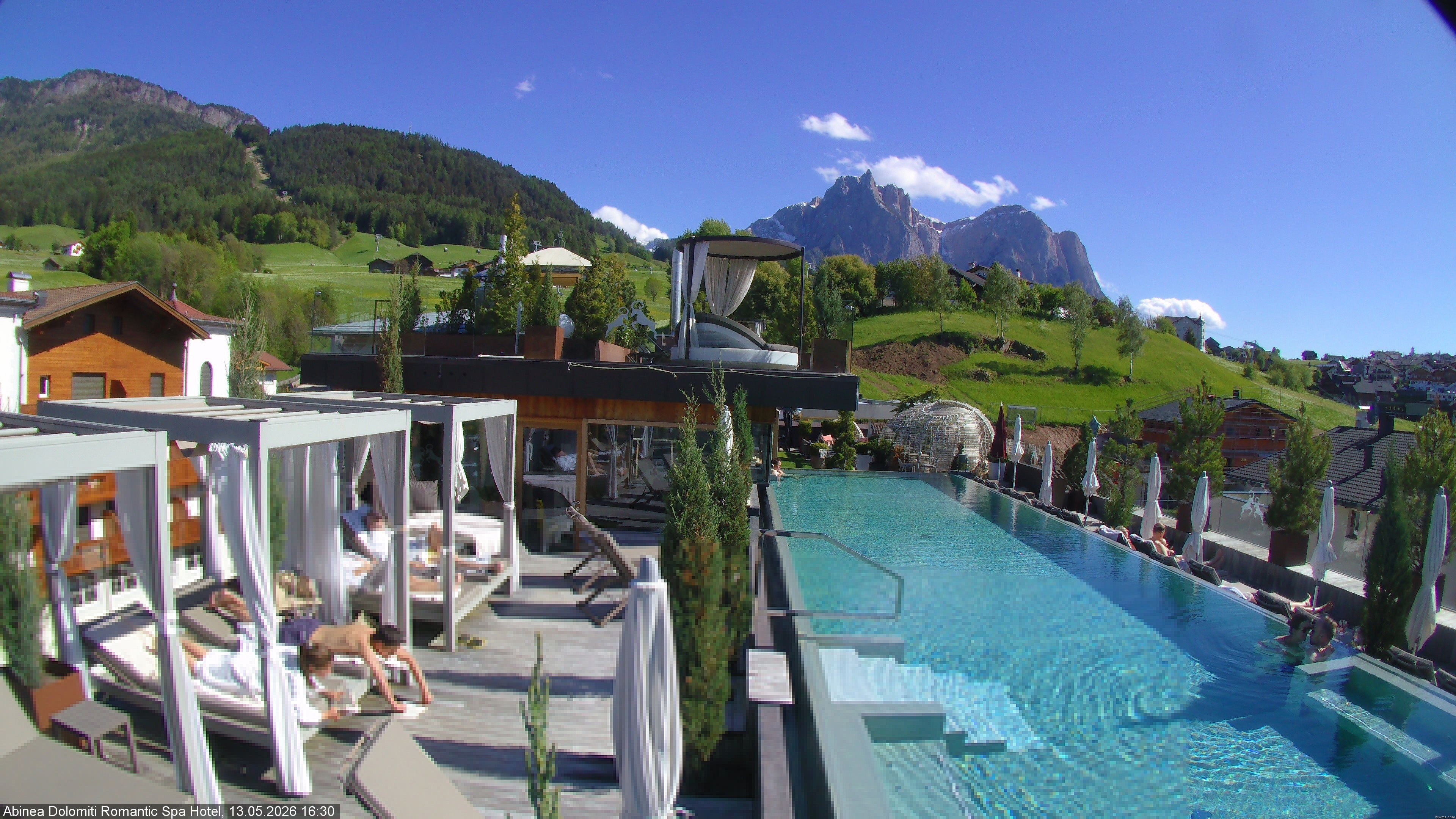 Archived image Webcam Kastelruth: Abinea Dolomiti Romantic Spa Hotel