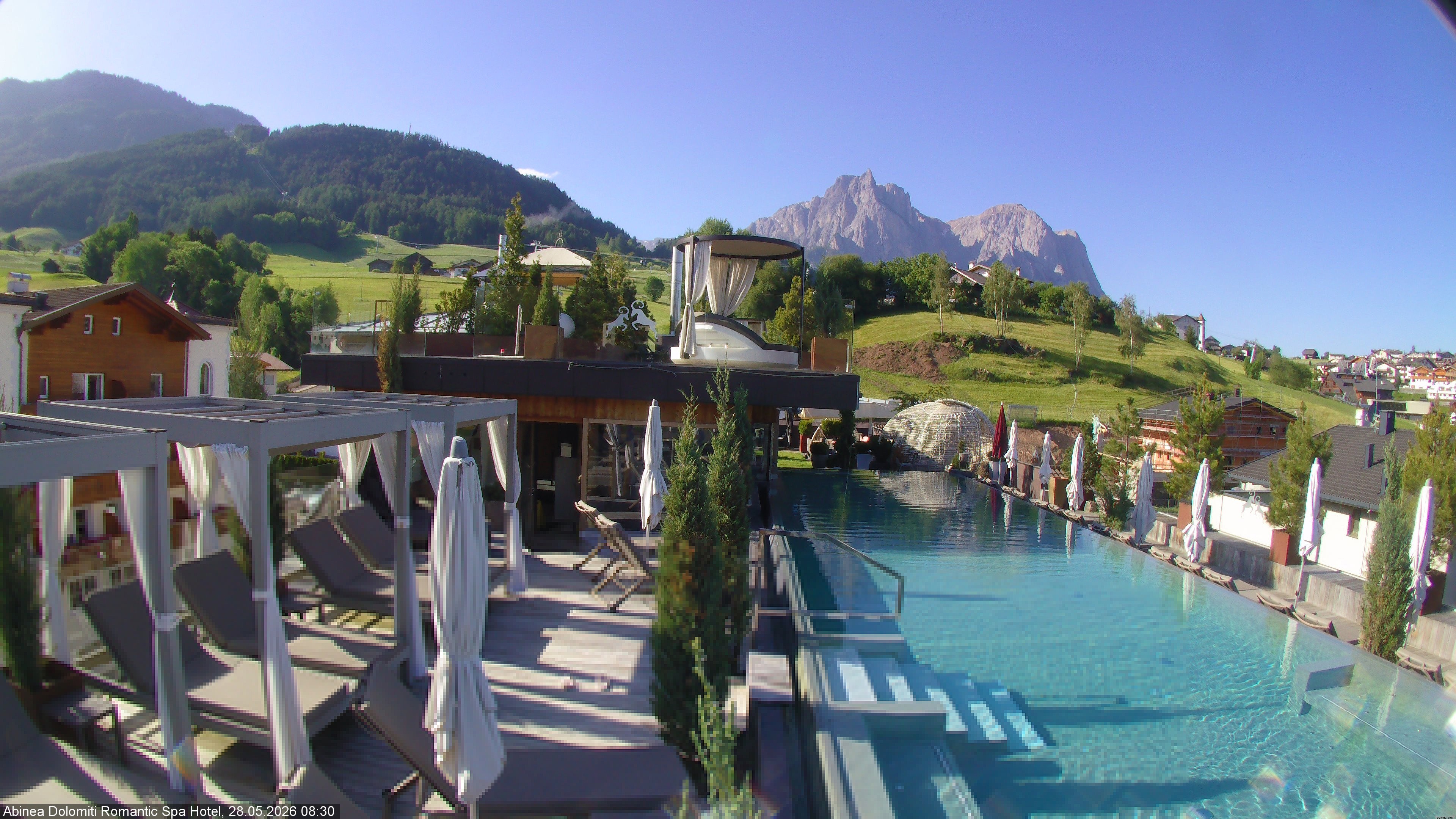 Archived image Webcam Kastelruth: Abinea Dolomiti Romantic Spa Hotel
