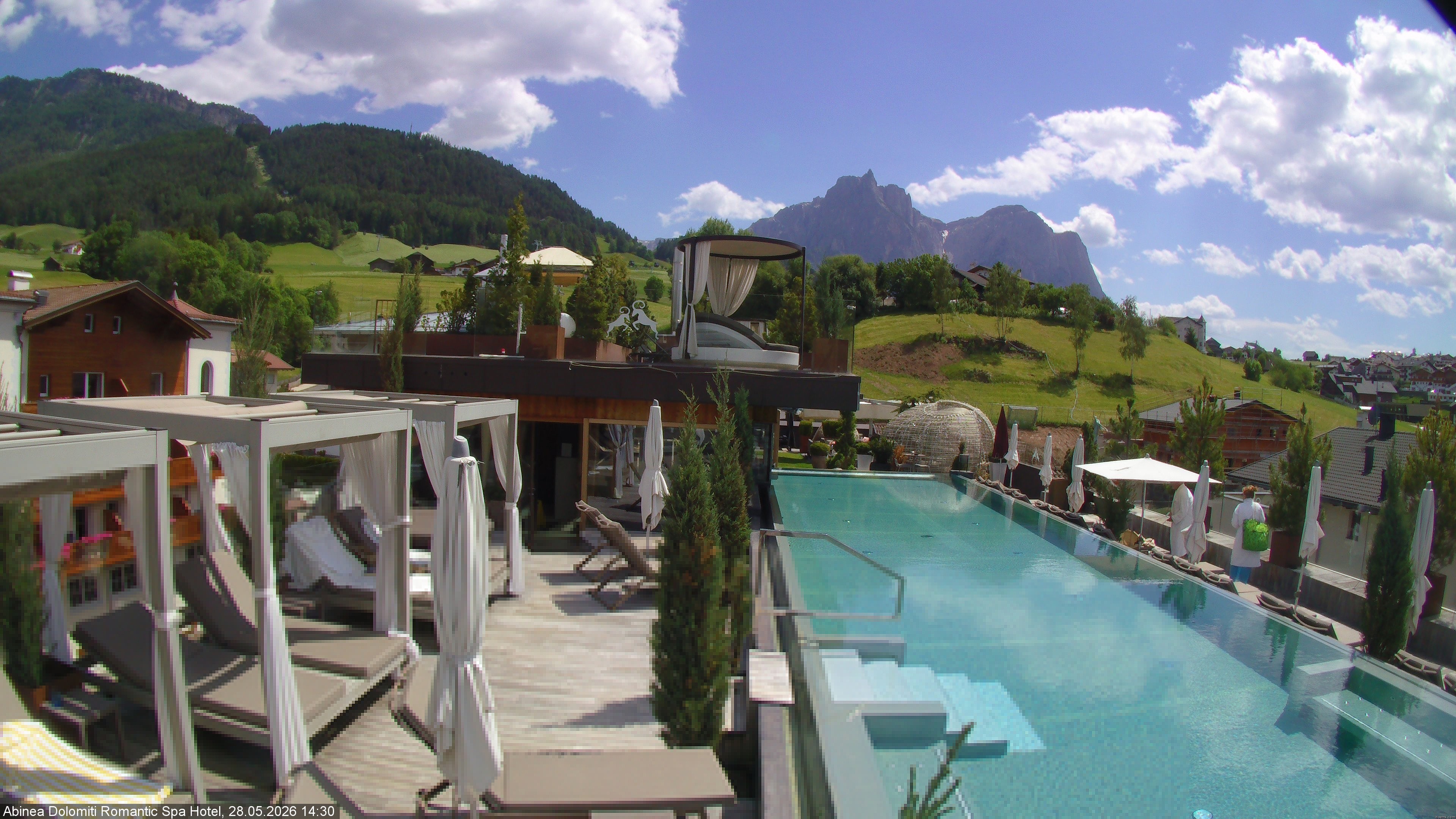 Archived image Webcam Kastelruth: Abinea Dolomiti Romantic Spa Hotel