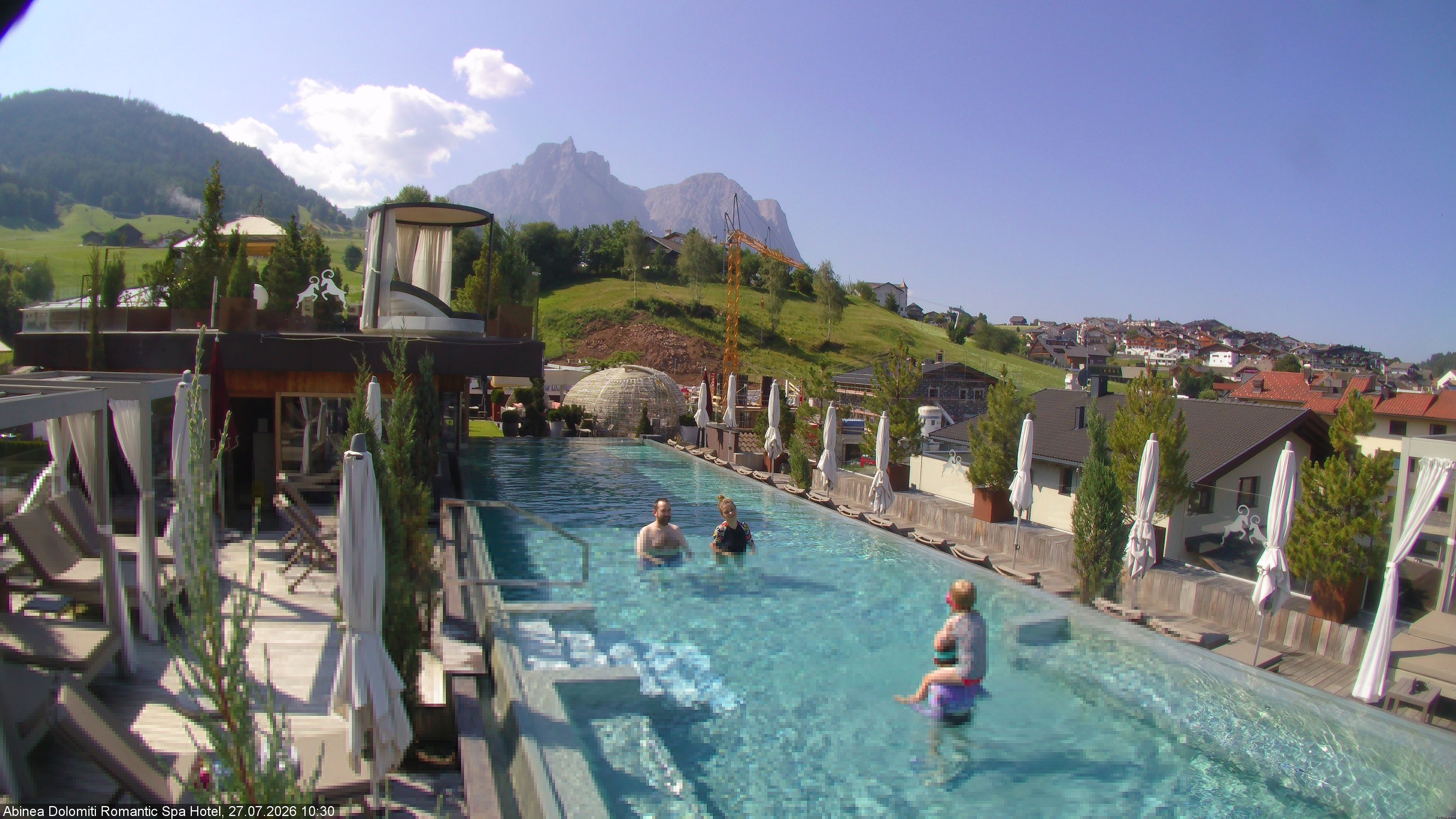 Archived image Webcam Kastelruth: Abinea Dolomiti Romantic Spa Hotel