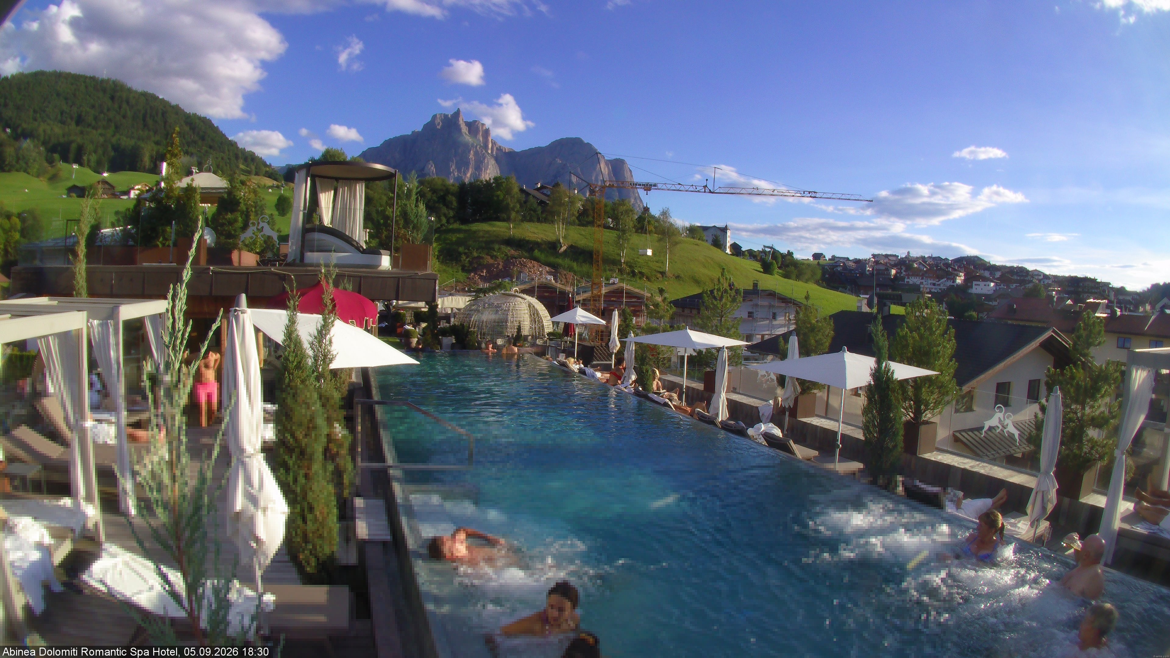 Archived image Webcam Kastelruth: Abinea Dolomiti Romantic Spa Hotel