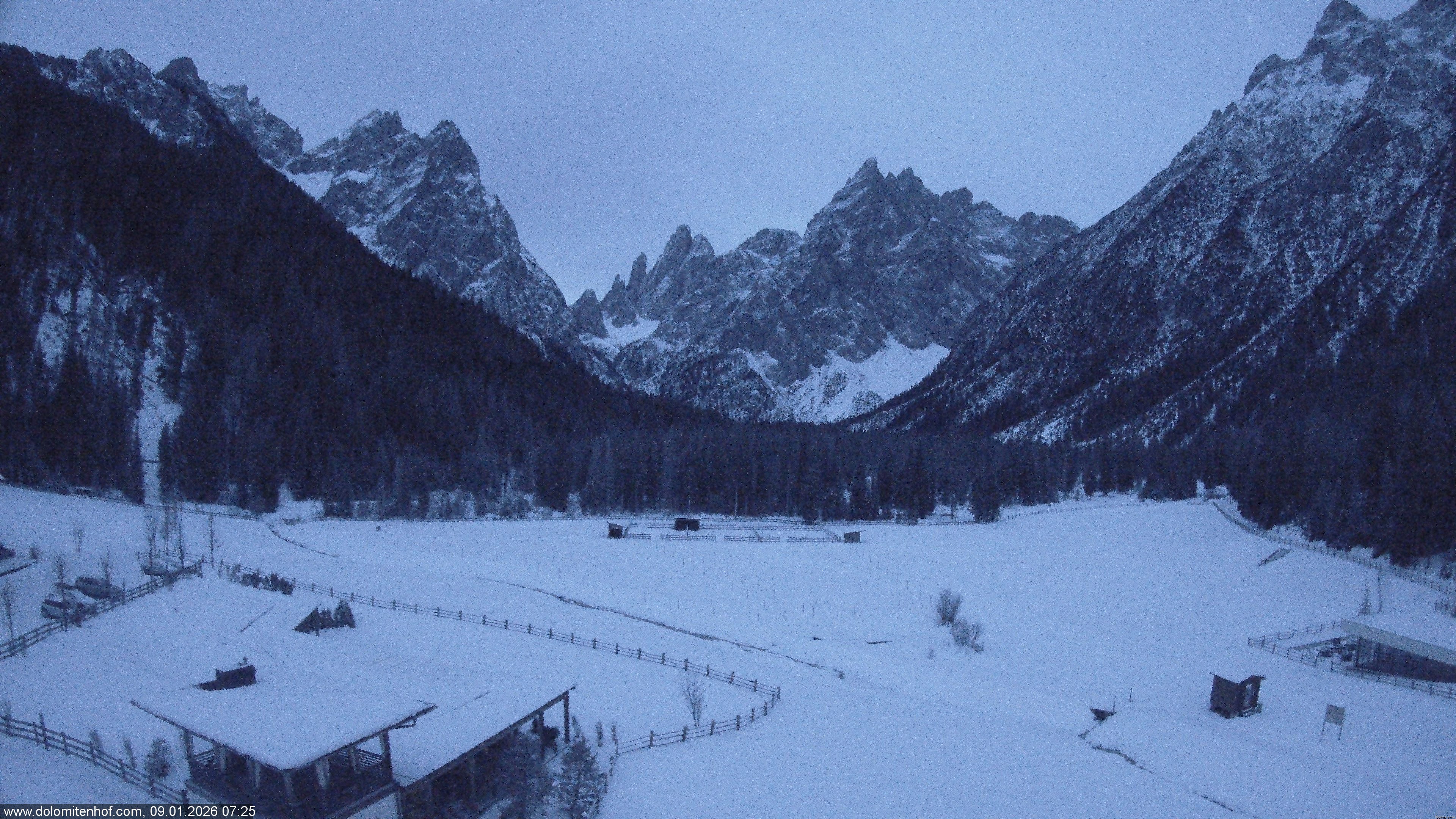 Archiv Foto Webcam Dolomitenhof - Fischleintal