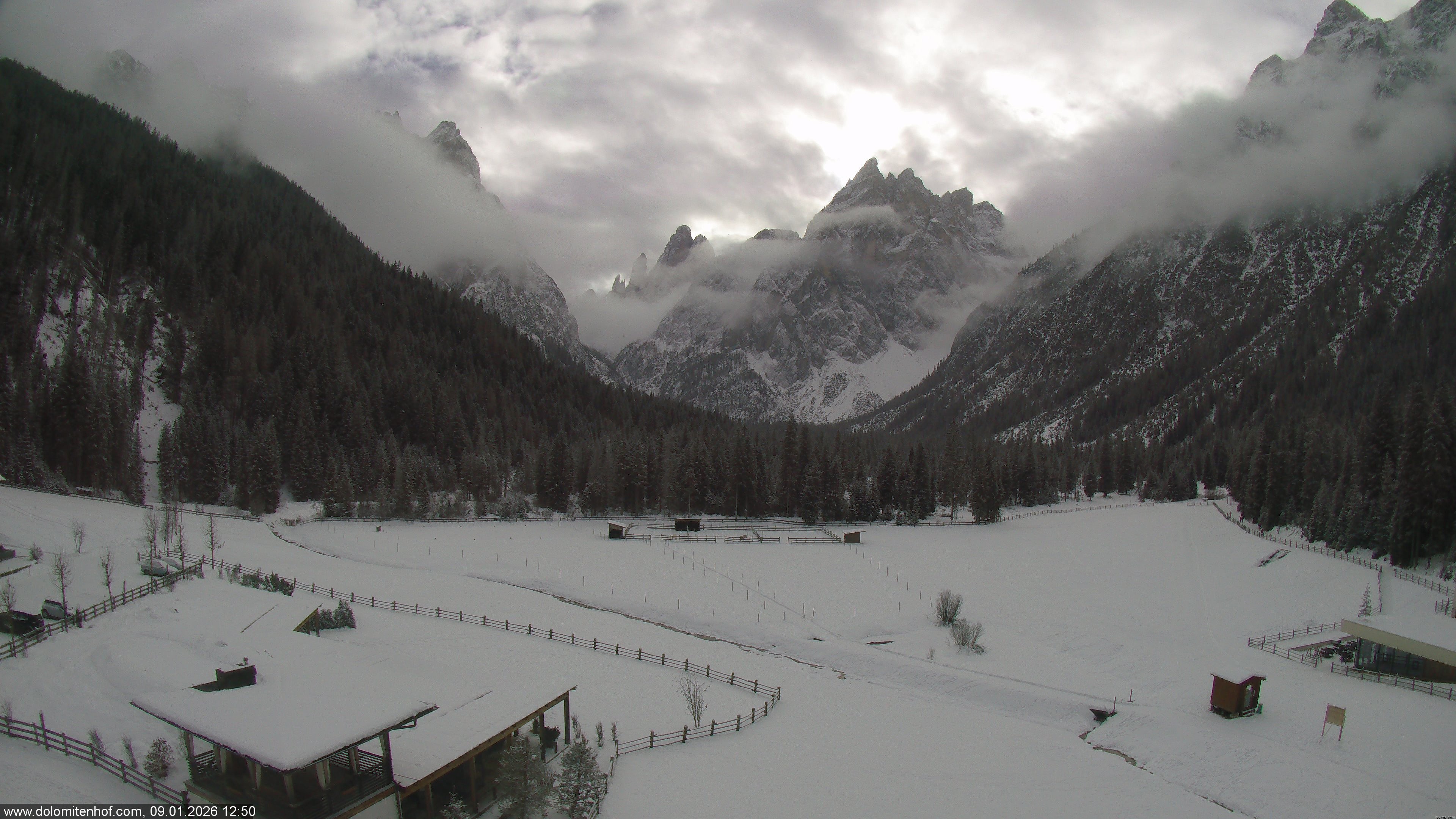 Archiv Foto Webcam Dolomitenhof - Fischleintal