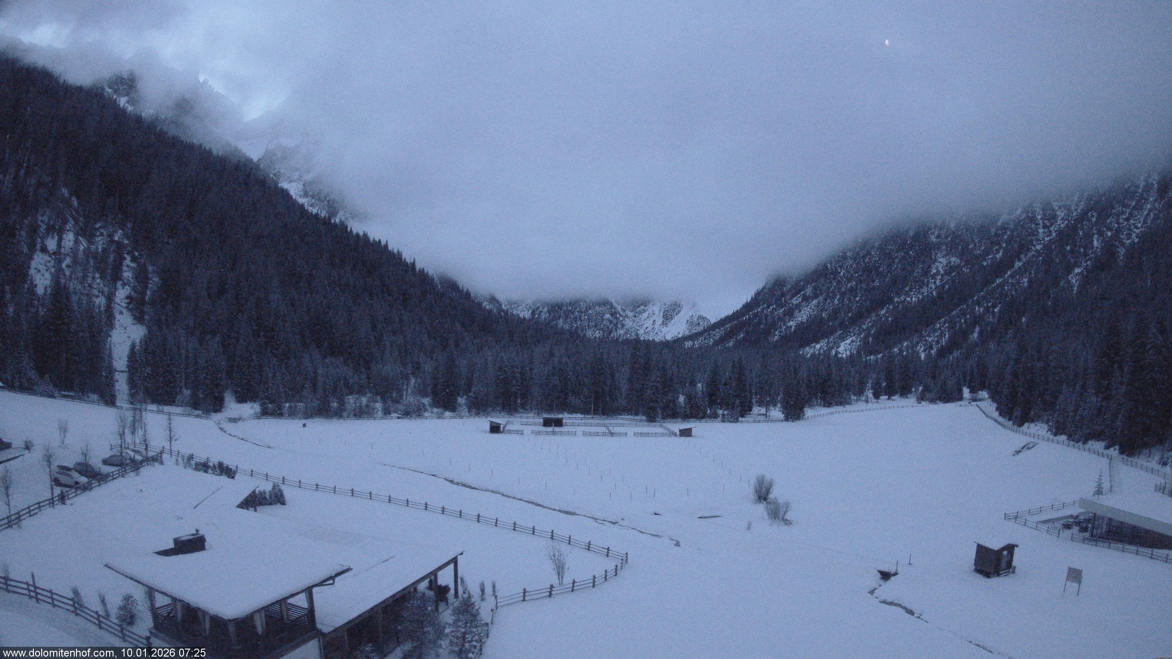 Archiv Foto Webcam Dolomitenhof - Fischleintal