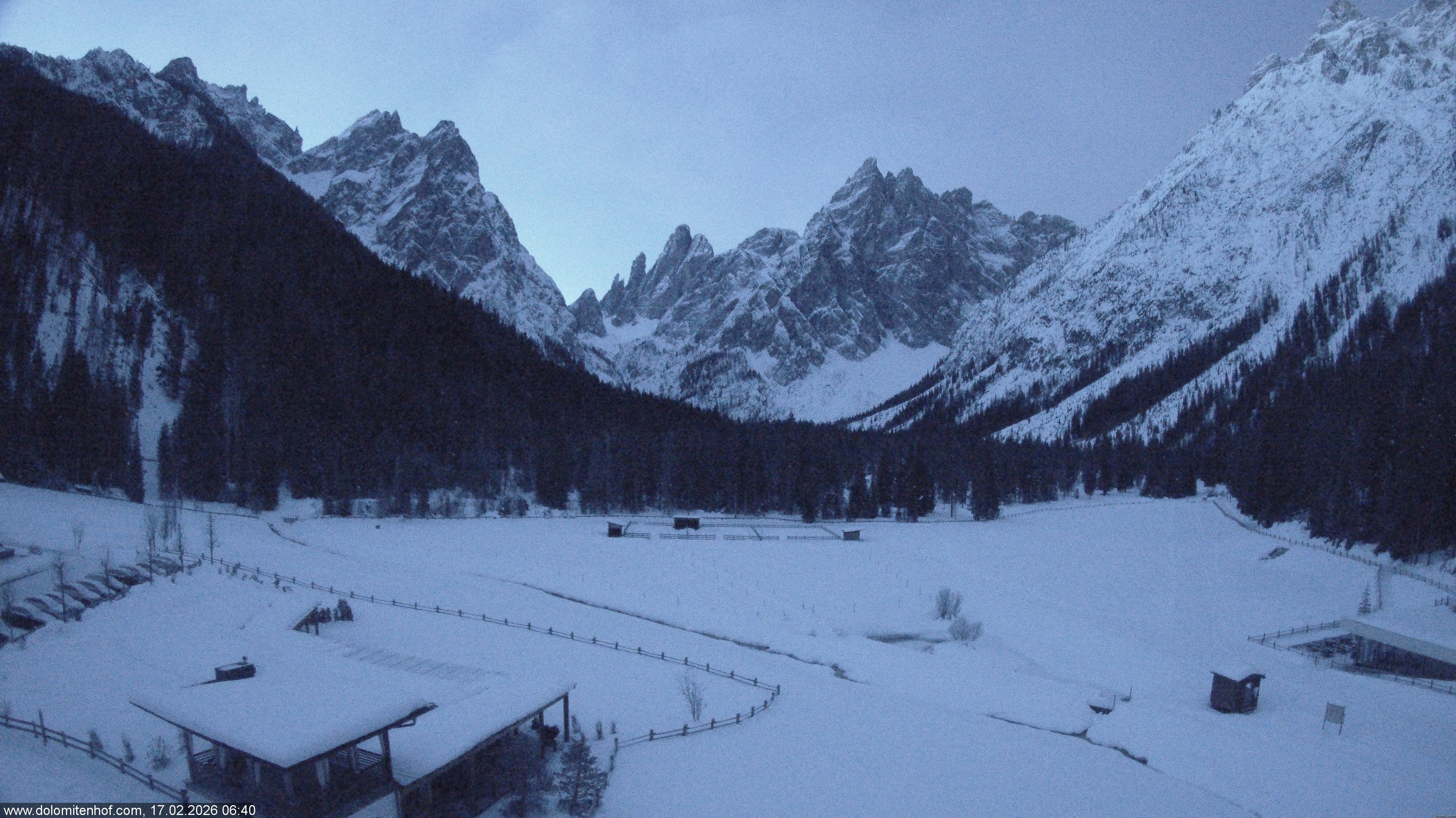 Archiv Foto Webcam Dolomitenhof - Fischleintal