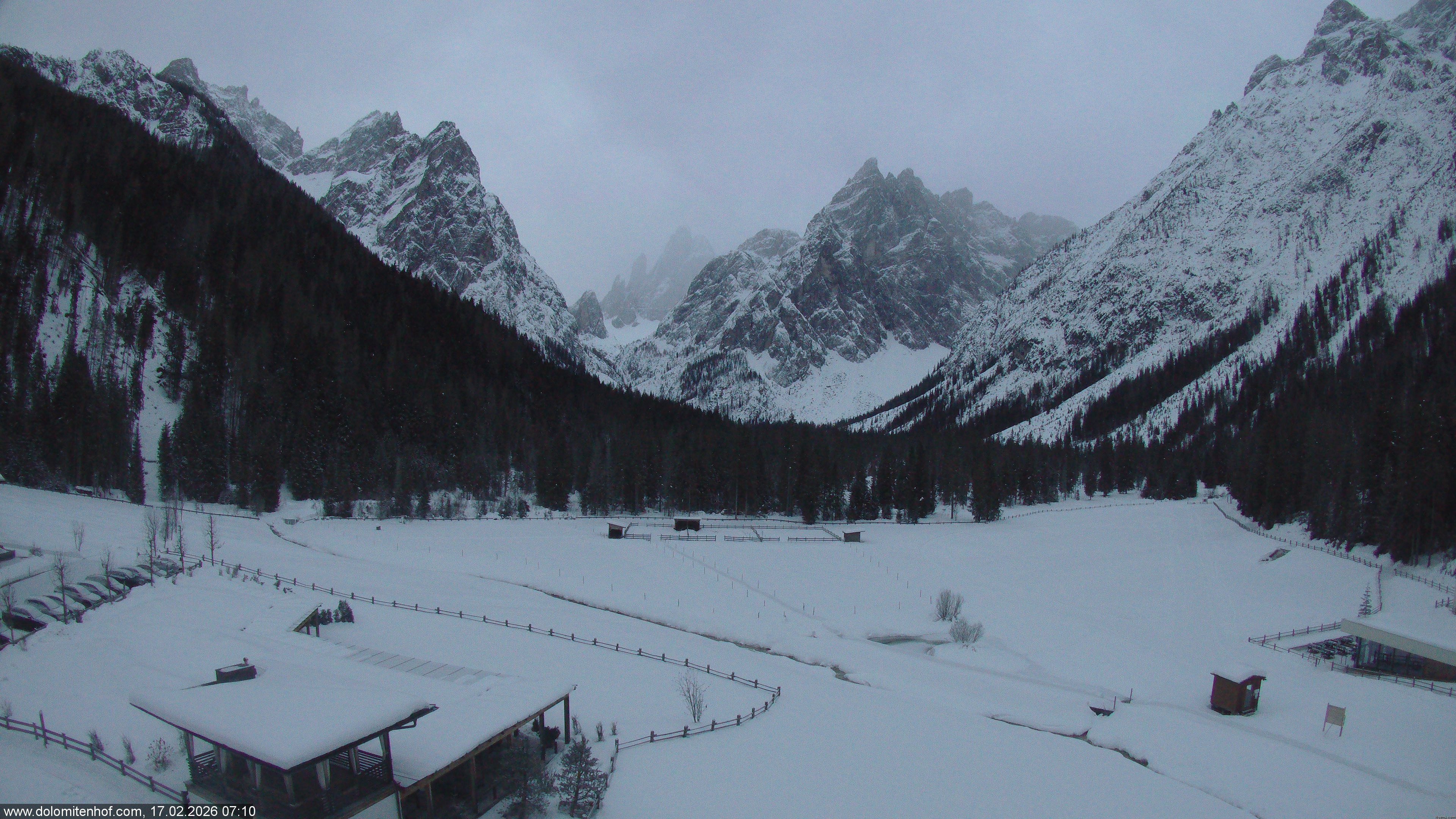 Archiv Foto Webcam Dolomitenhof - Fischleintal