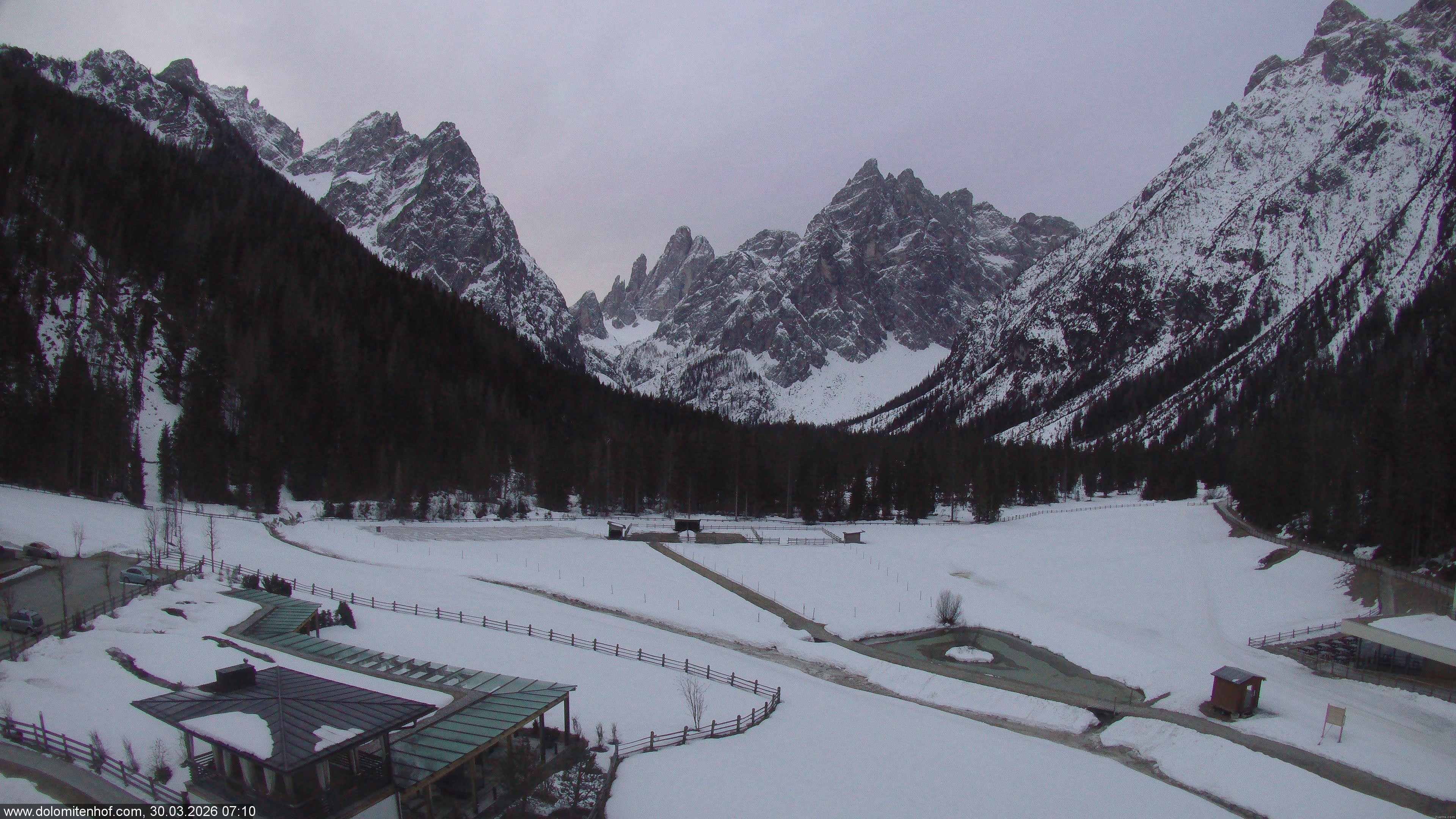 Archiv Foto Webcam Dolomitenhof - Fischleintal