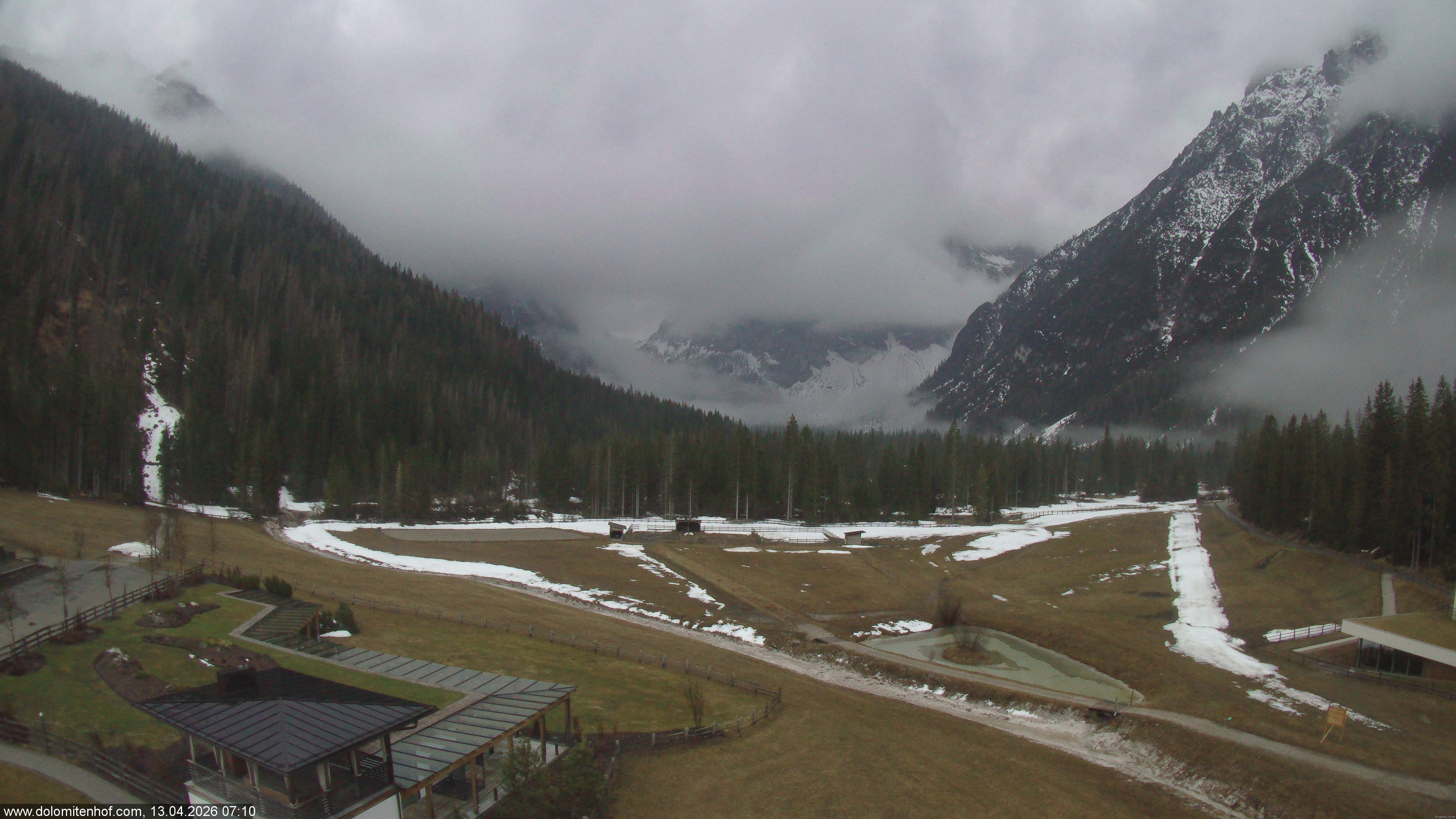 Archived image Webcam Dolomitenhof - Sexten Dolomites