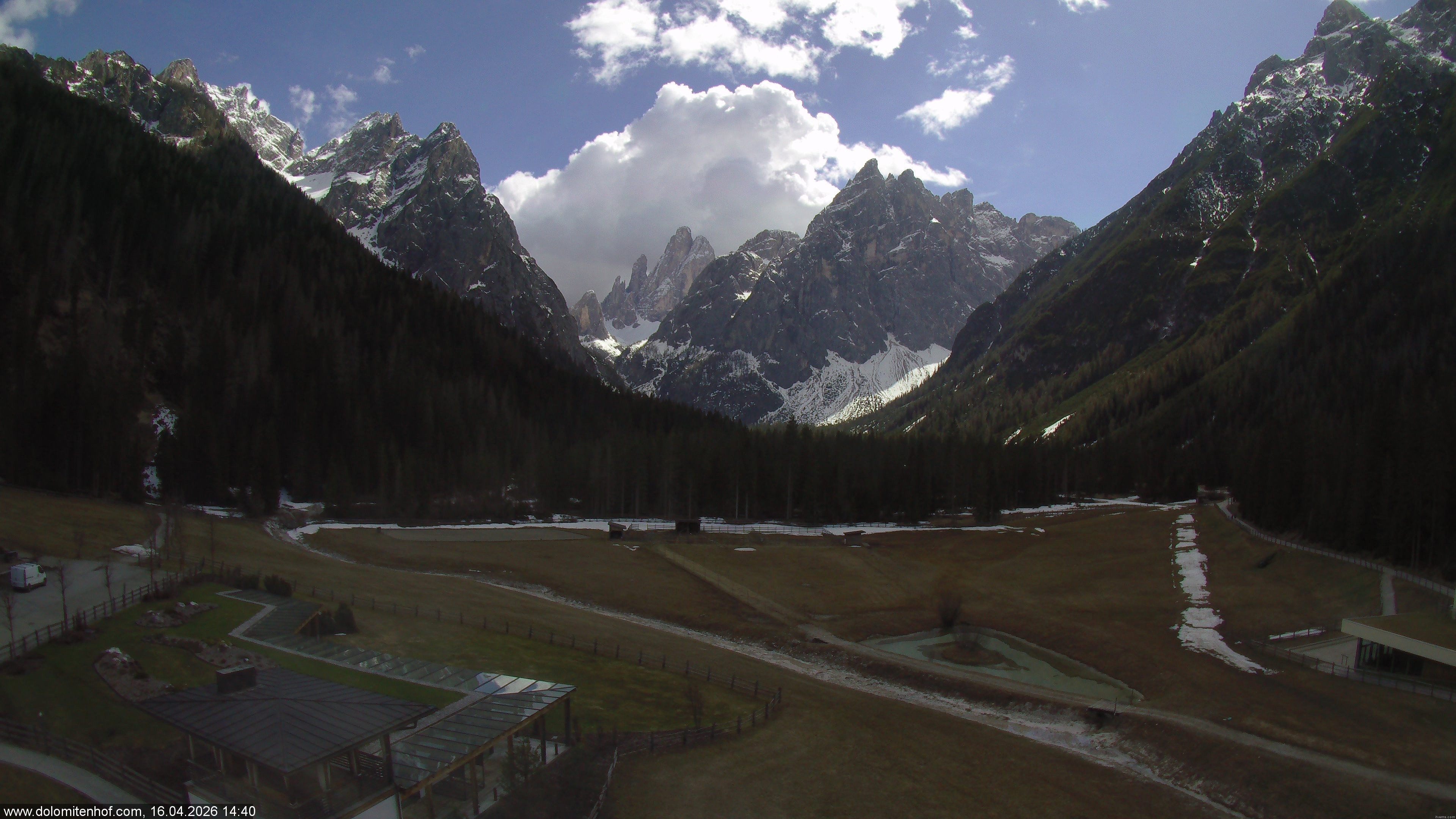Archived image Webcam Dolomitenhof - Sexten Dolomites
