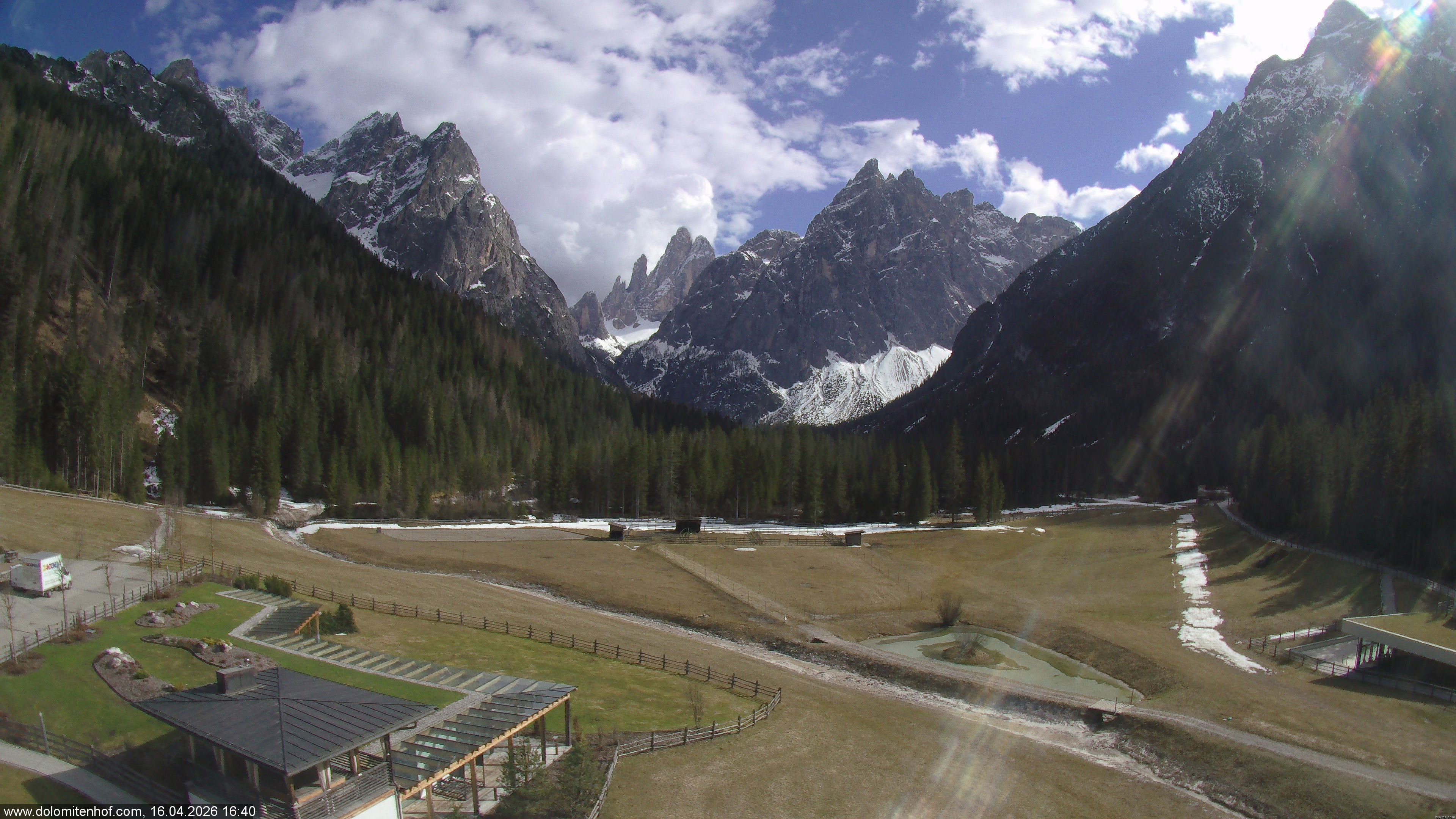 Archived image Webcam Dolomitenhof - Sexten Dolomites