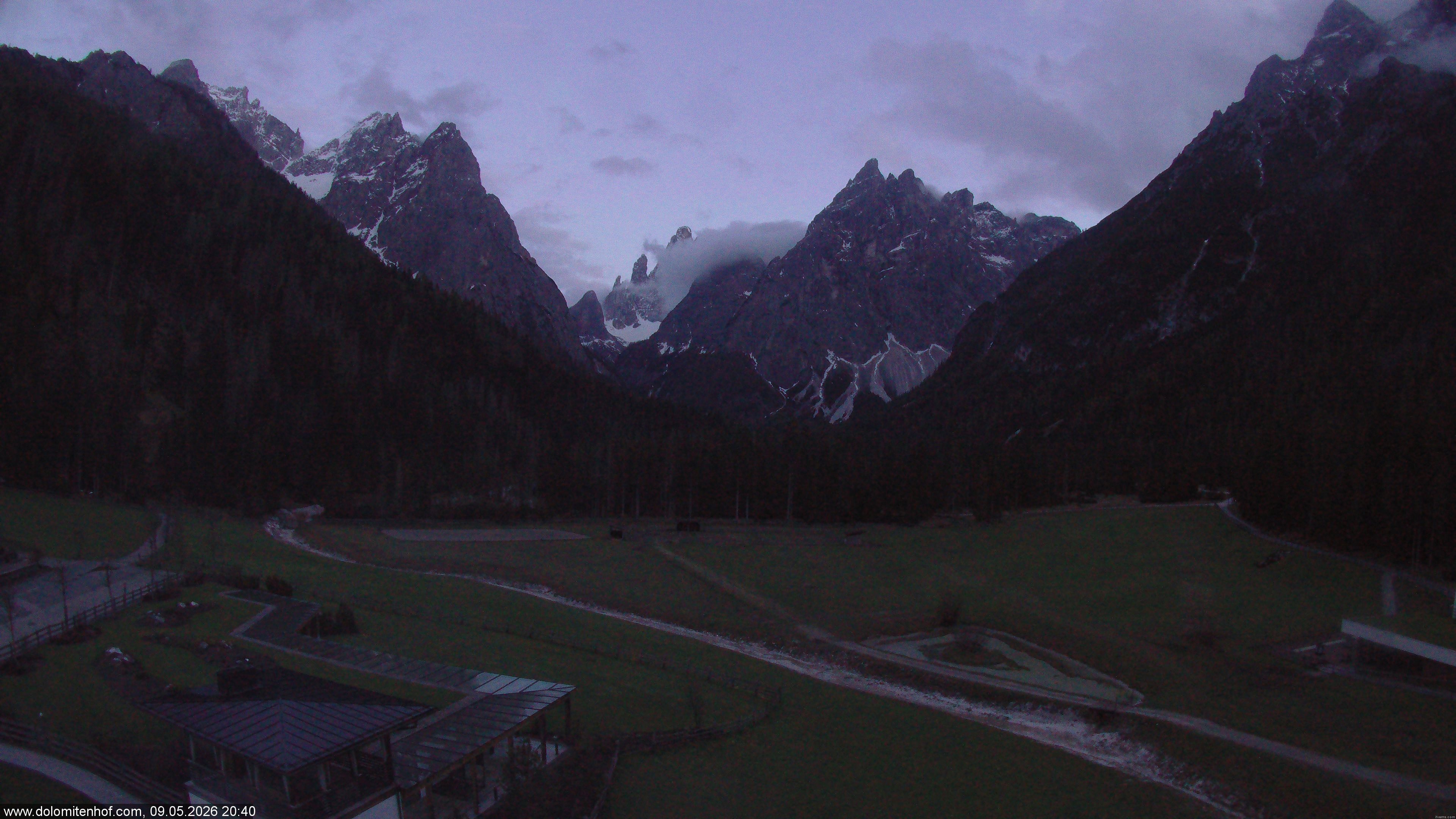 Archiv Foto Webcam Dolomitenhof - Fischleintal