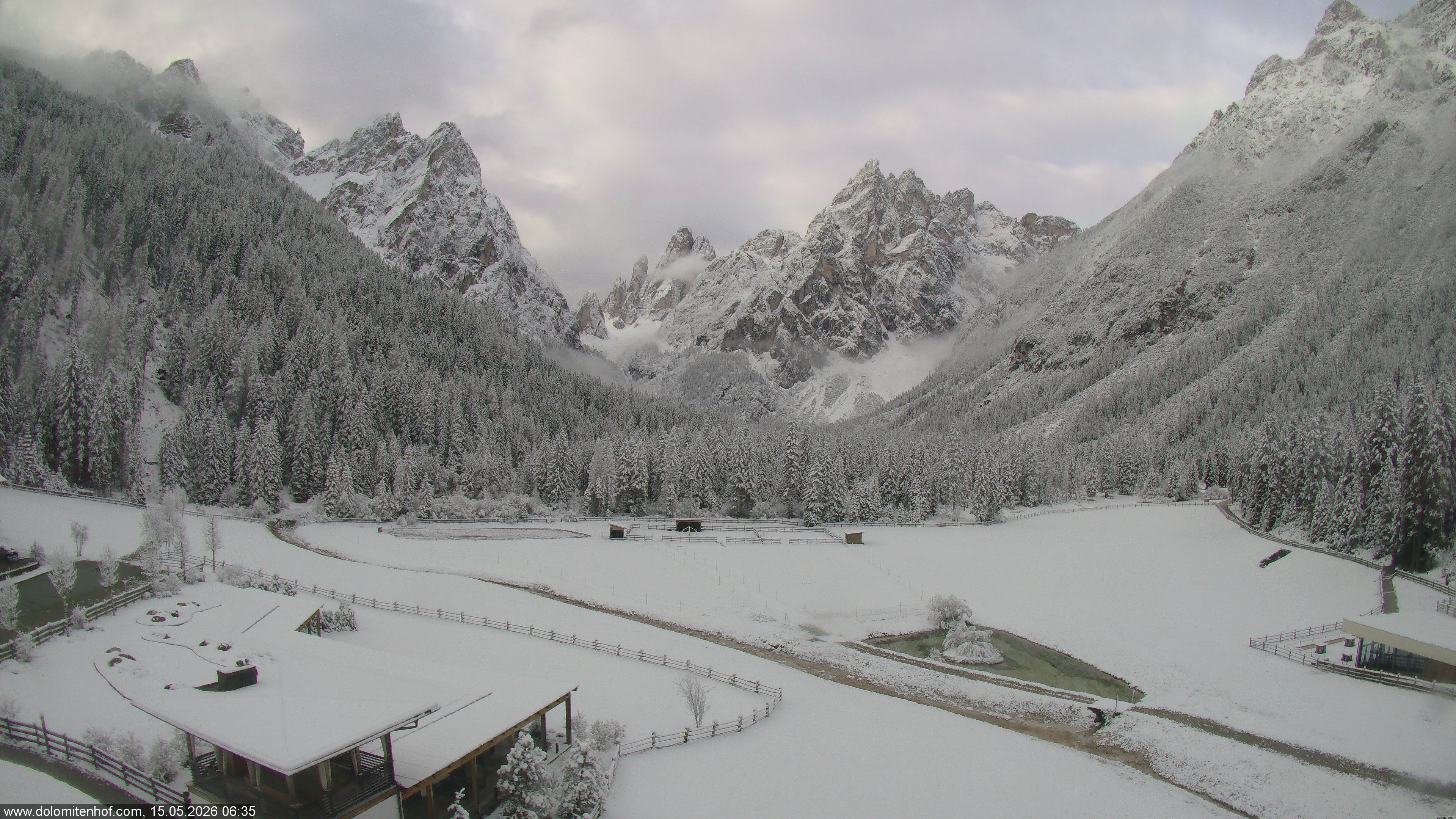 Archiv Foto Webcam Dolomitenhof - Fischleintal
