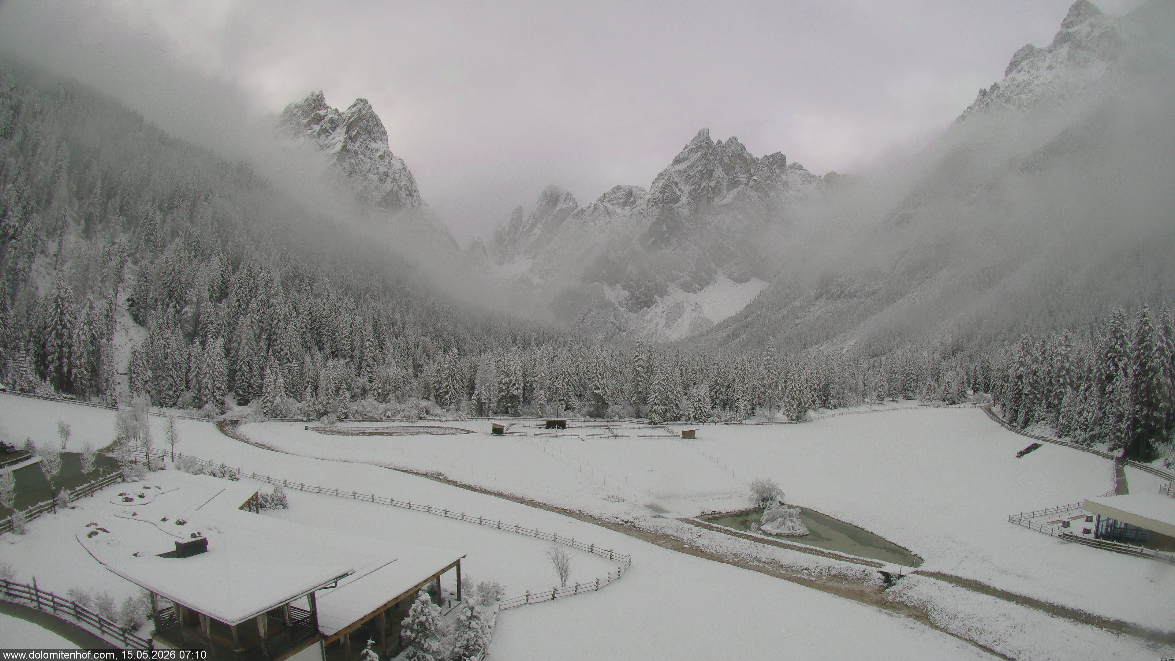 Archiv Foto Webcam Dolomitenhof - Fischleintal