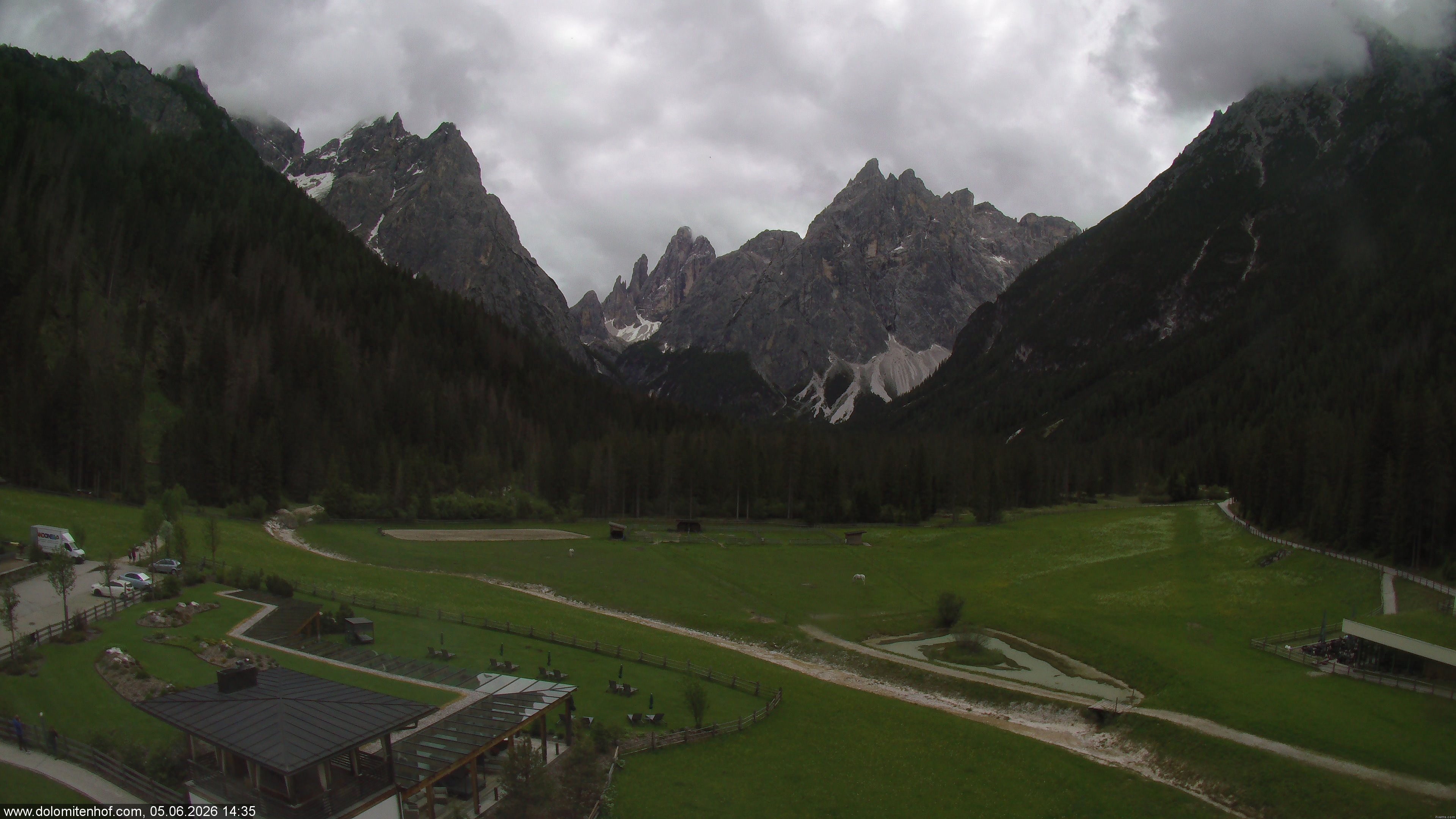 Archiv Foto Webcam Dolomitenhof - Fischleintal