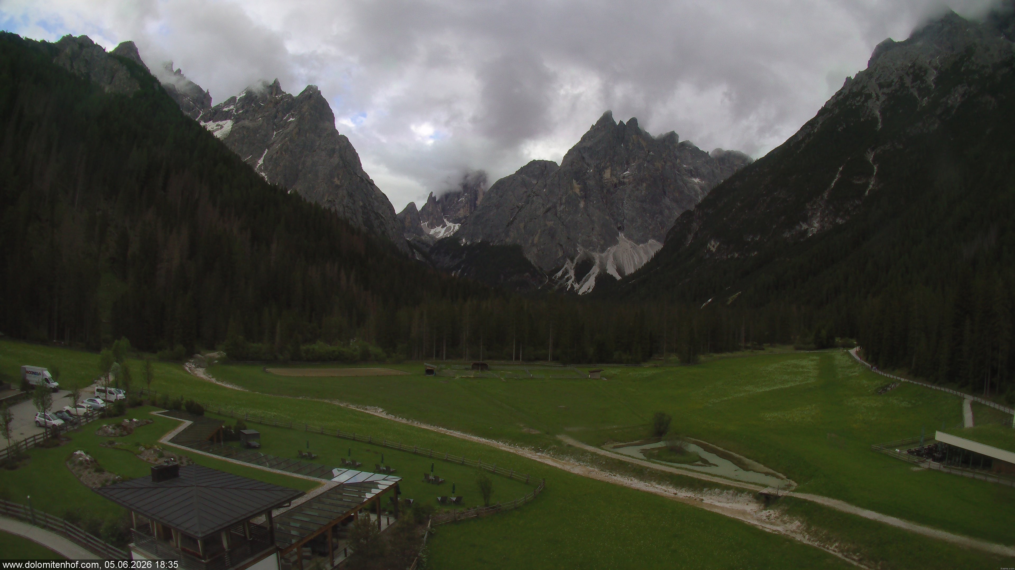 Archiv Foto Webcam Dolomitenhof - Fischleintal