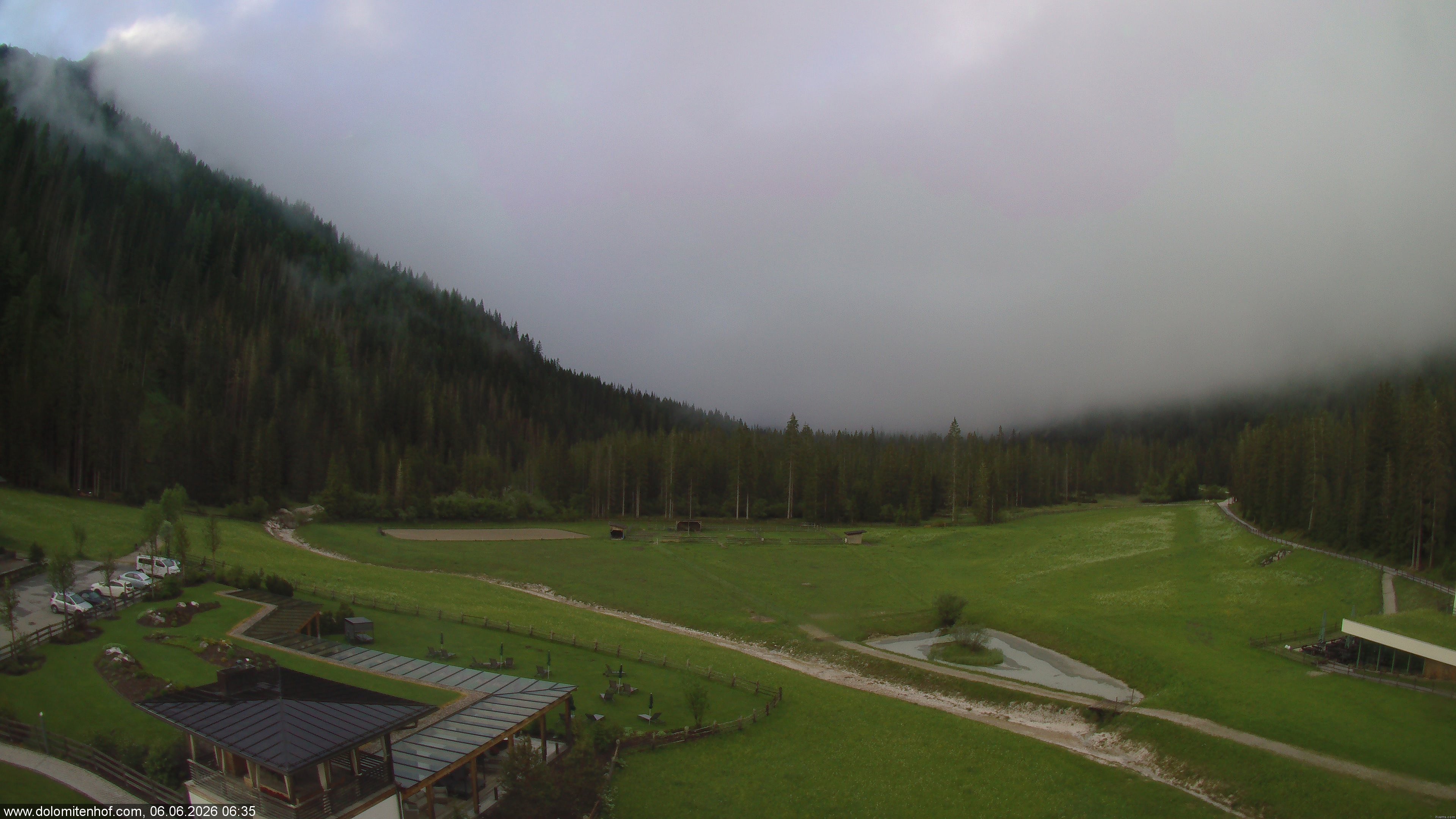 Archived image Webcam Dolomitenhof - Sexten Dolomites