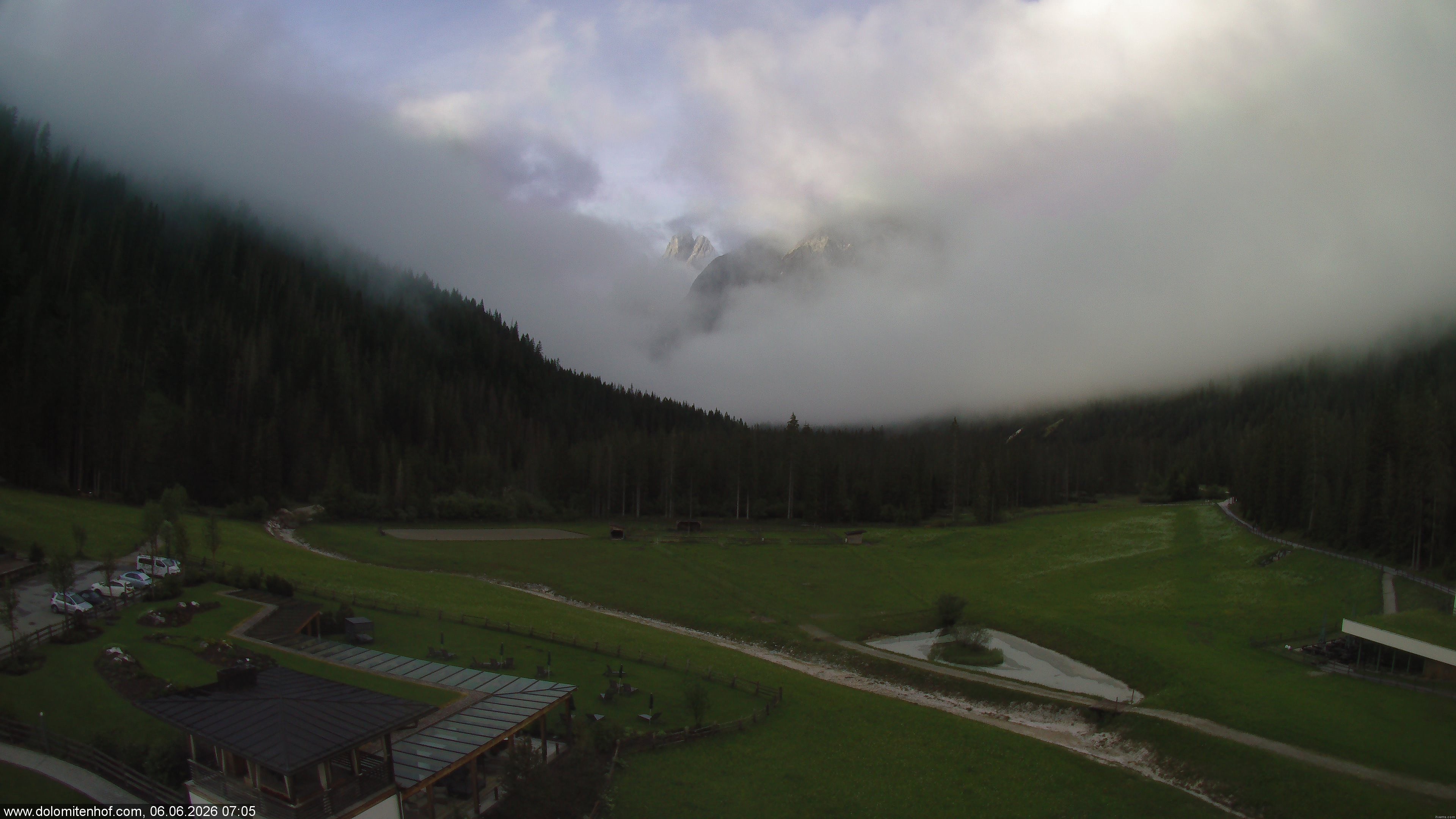 Archived image Webcam Dolomitenhof - Sexten Dolomites