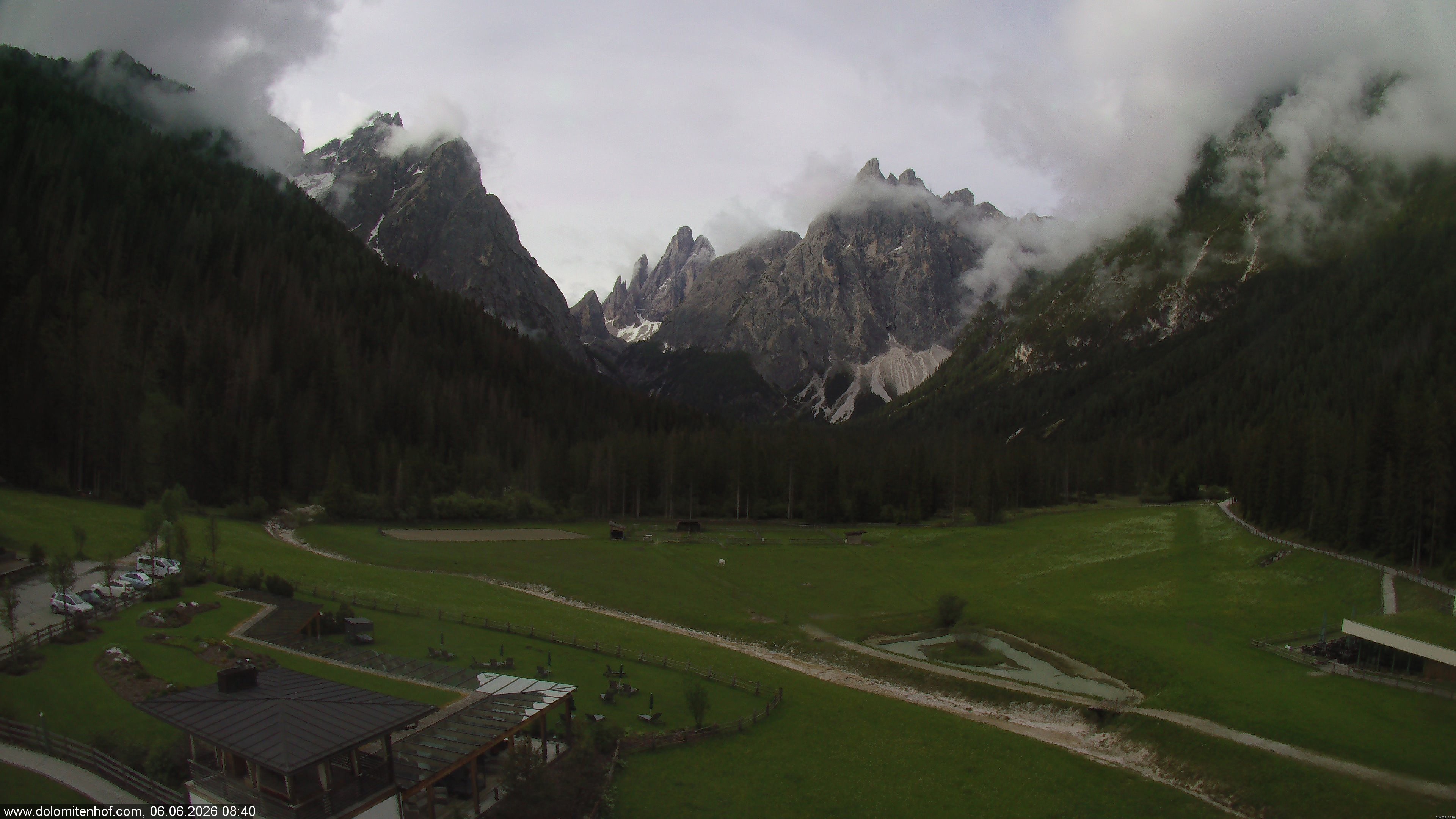 Archived image Webcam Dolomitenhof - Sexten Dolomites