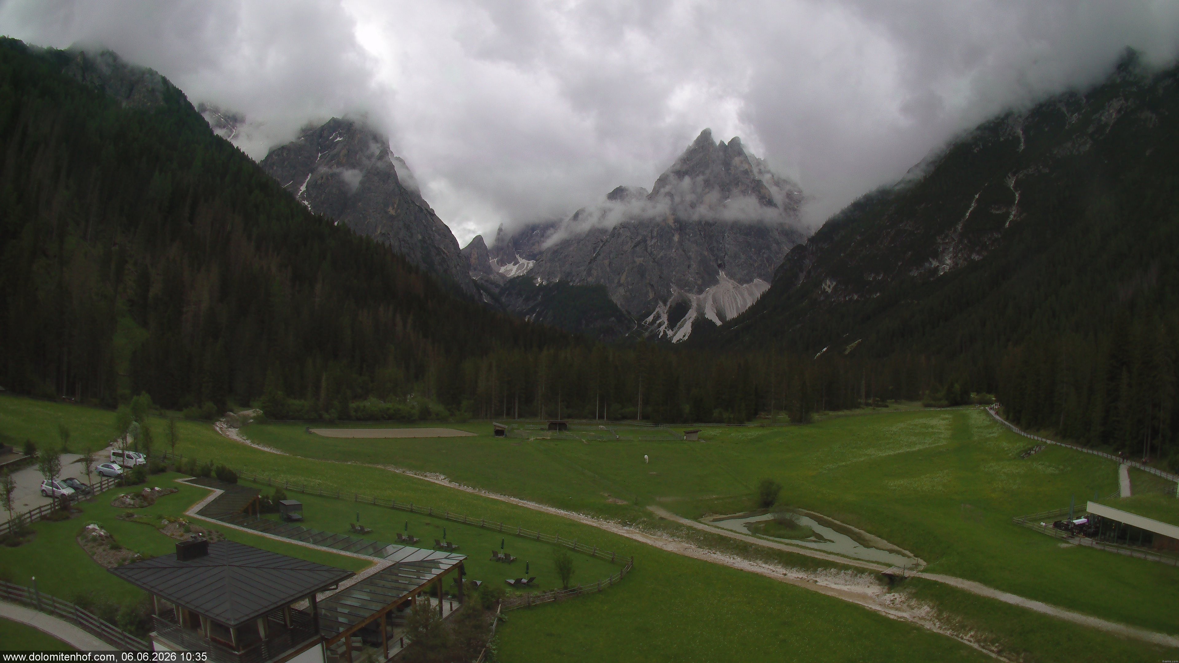 Archived image Webcam Dolomitenhof - Sexten Dolomites
