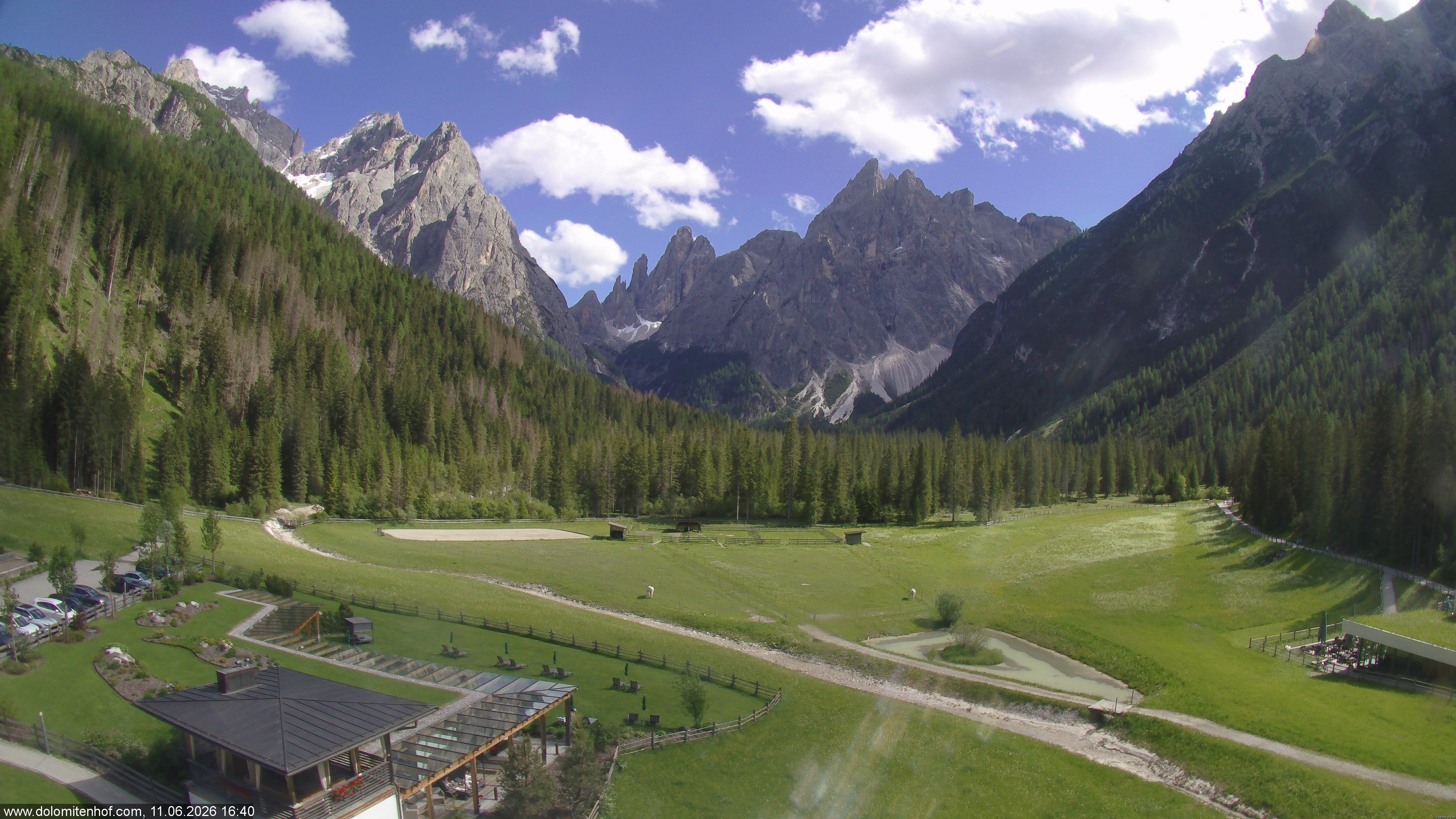 Archiv Foto Webcam Dolomitenhof - Fischleintal
