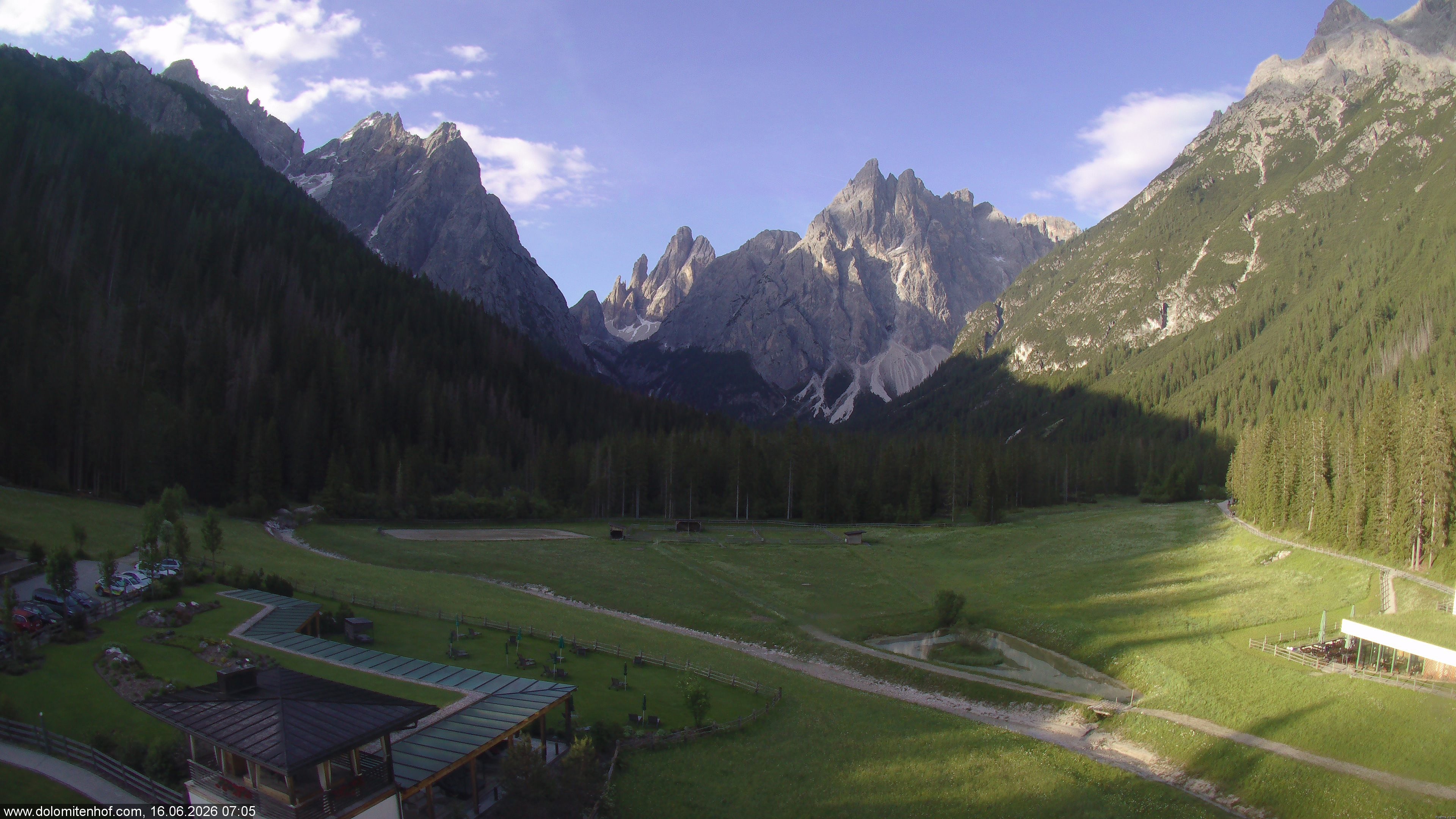 Archiv Foto Webcam Dolomitenhof - Fischleintal
