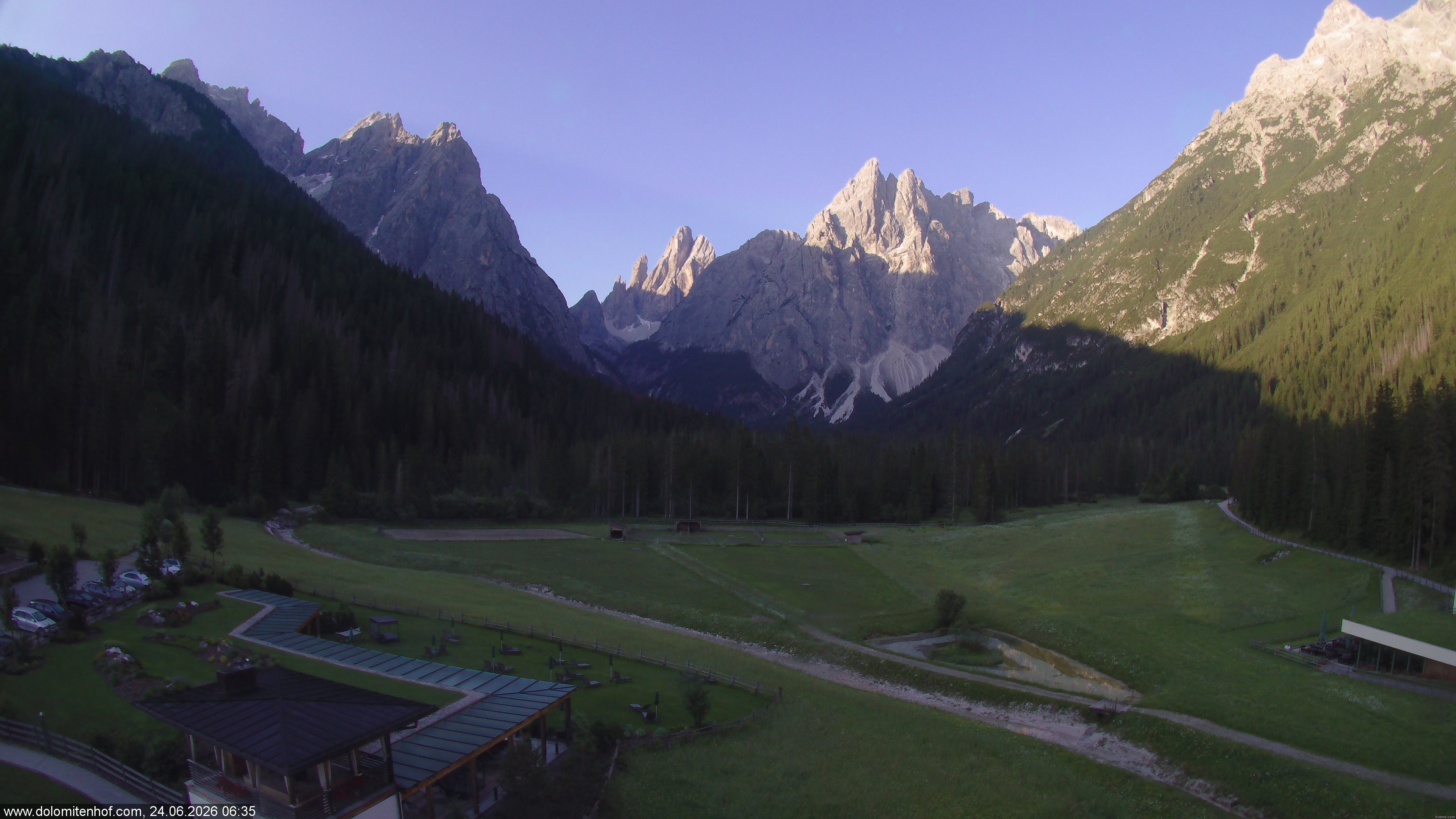 Archiv Foto Webcam Dolomitenhof - Fischleintal