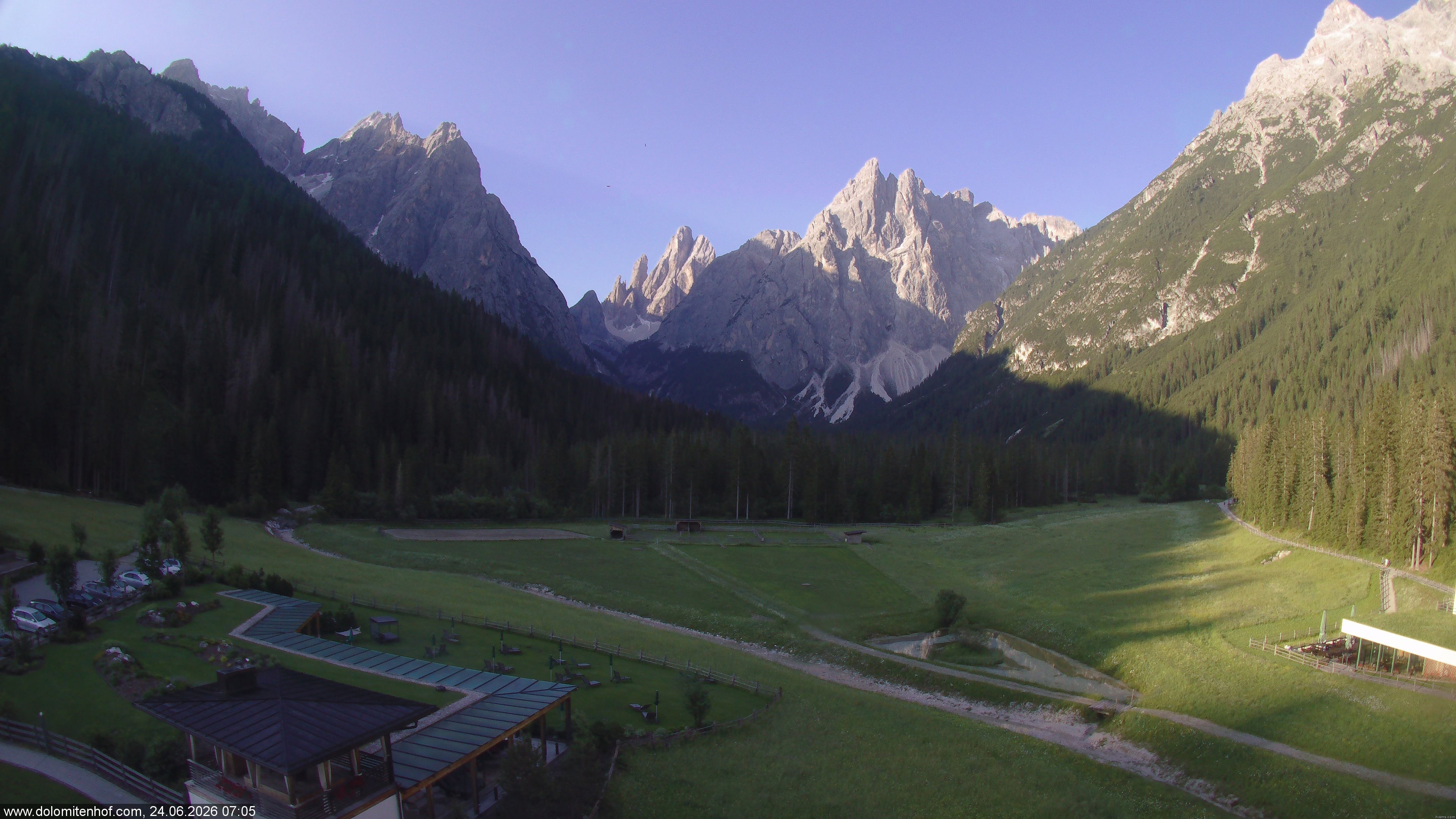 Archiv Foto Webcam Dolomitenhof - Fischleintal