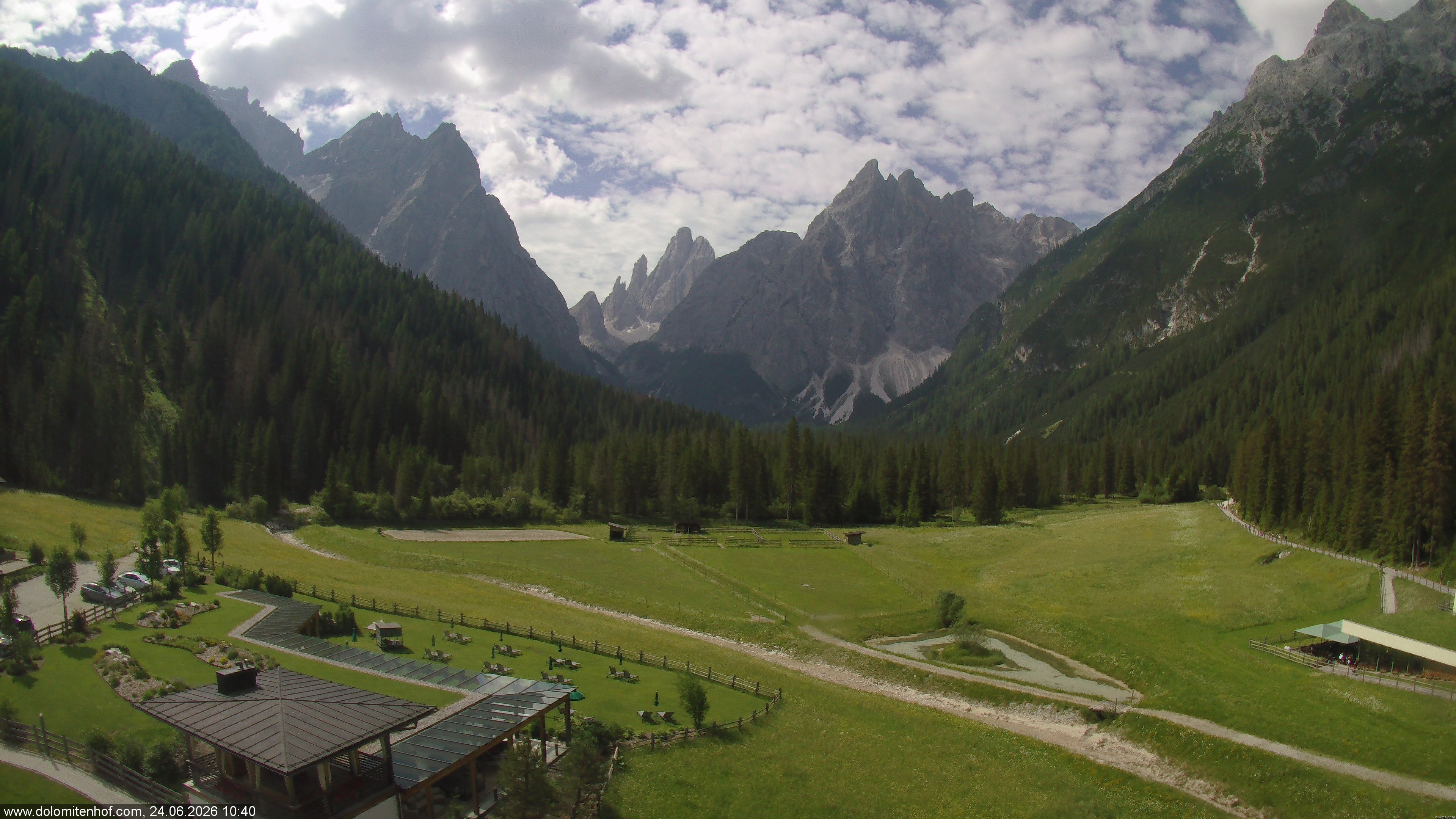 Archiv Foto Webcam Dolomitenhof - Fischleintal