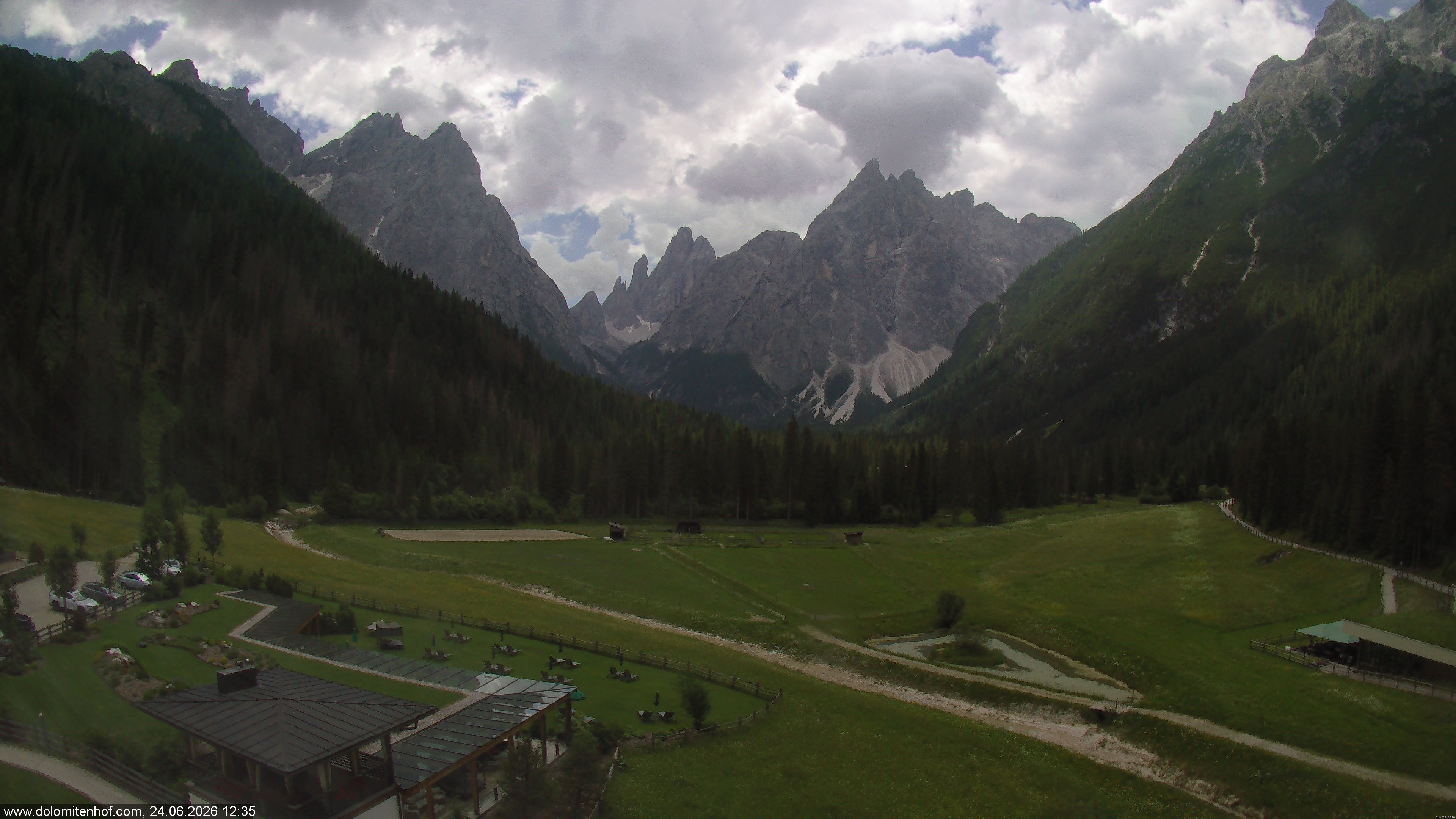 Archiv Foto Webcam Dolomitenhof - Fischleintal