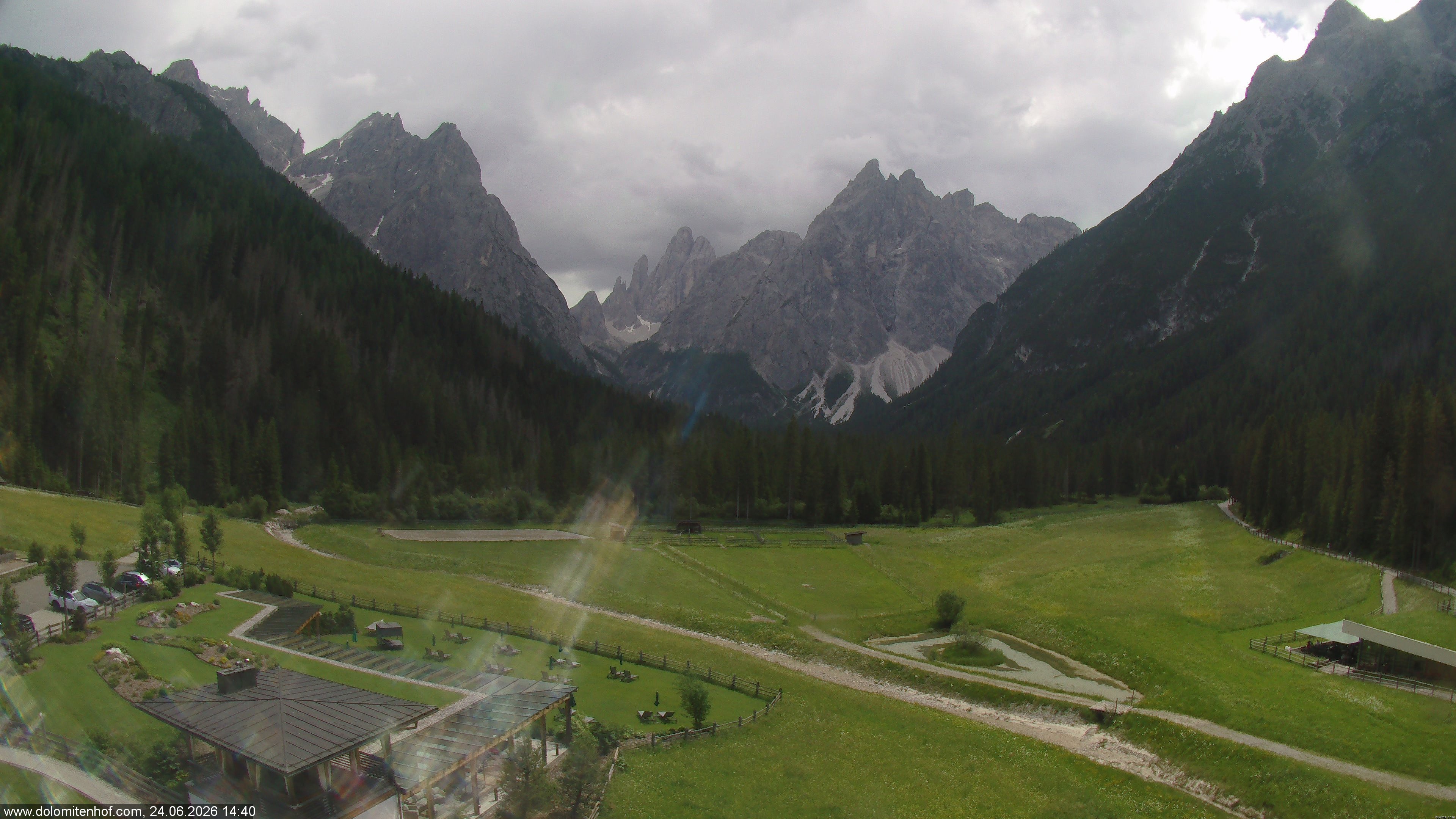 Archiv Foto Webcam Dolomitenhof - Fischleintal