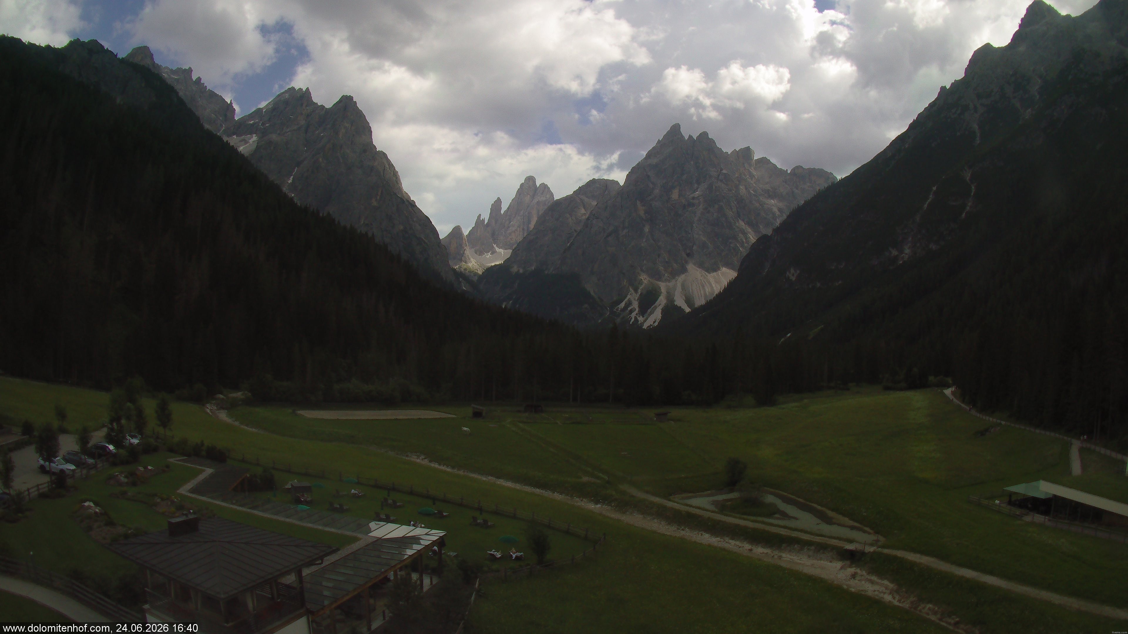 Archiv Foto Webcam Dolomitenhof - Fischleintal