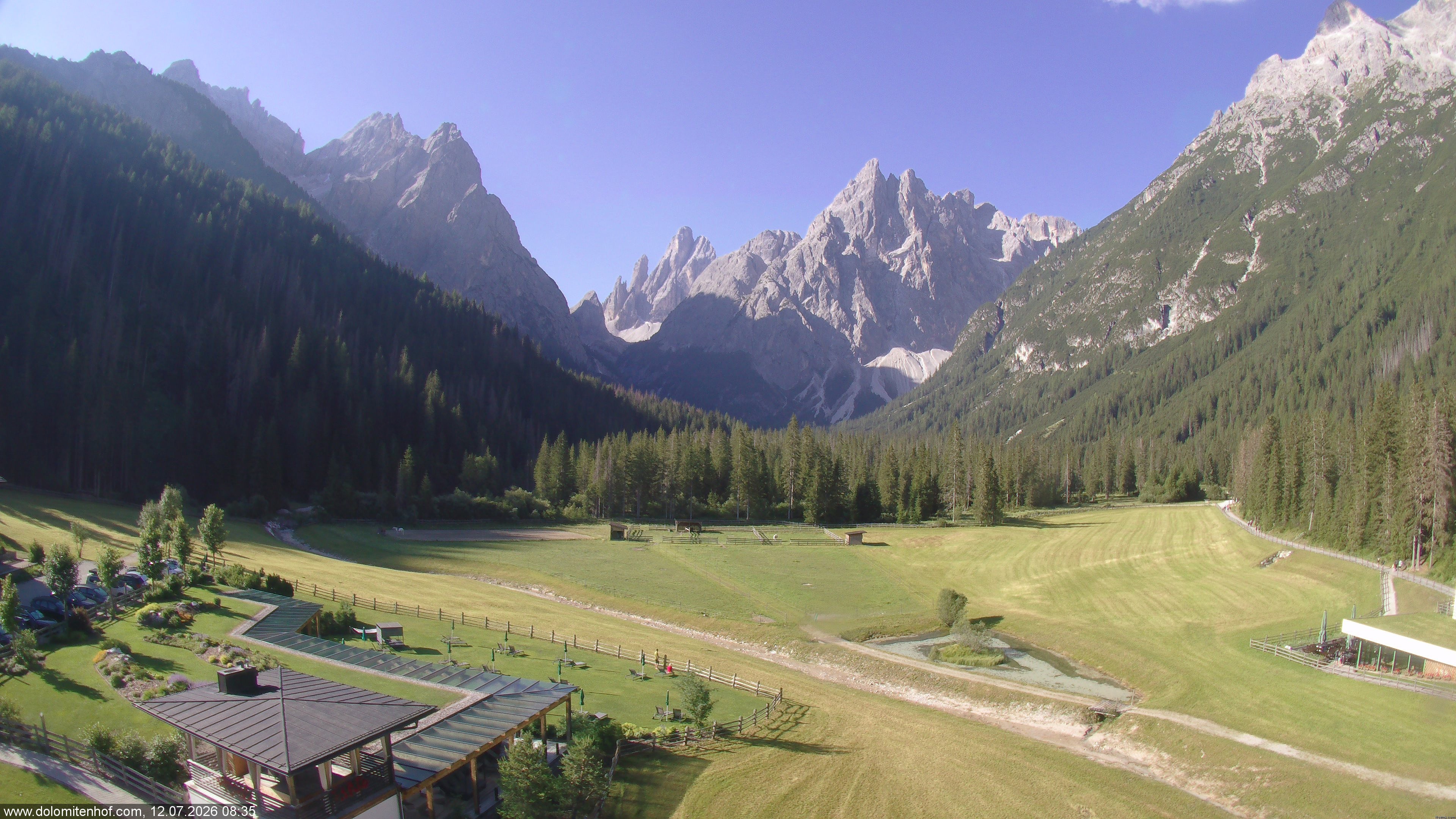 Archived image Webcam Dolomitenhof - Sexten Dolomites