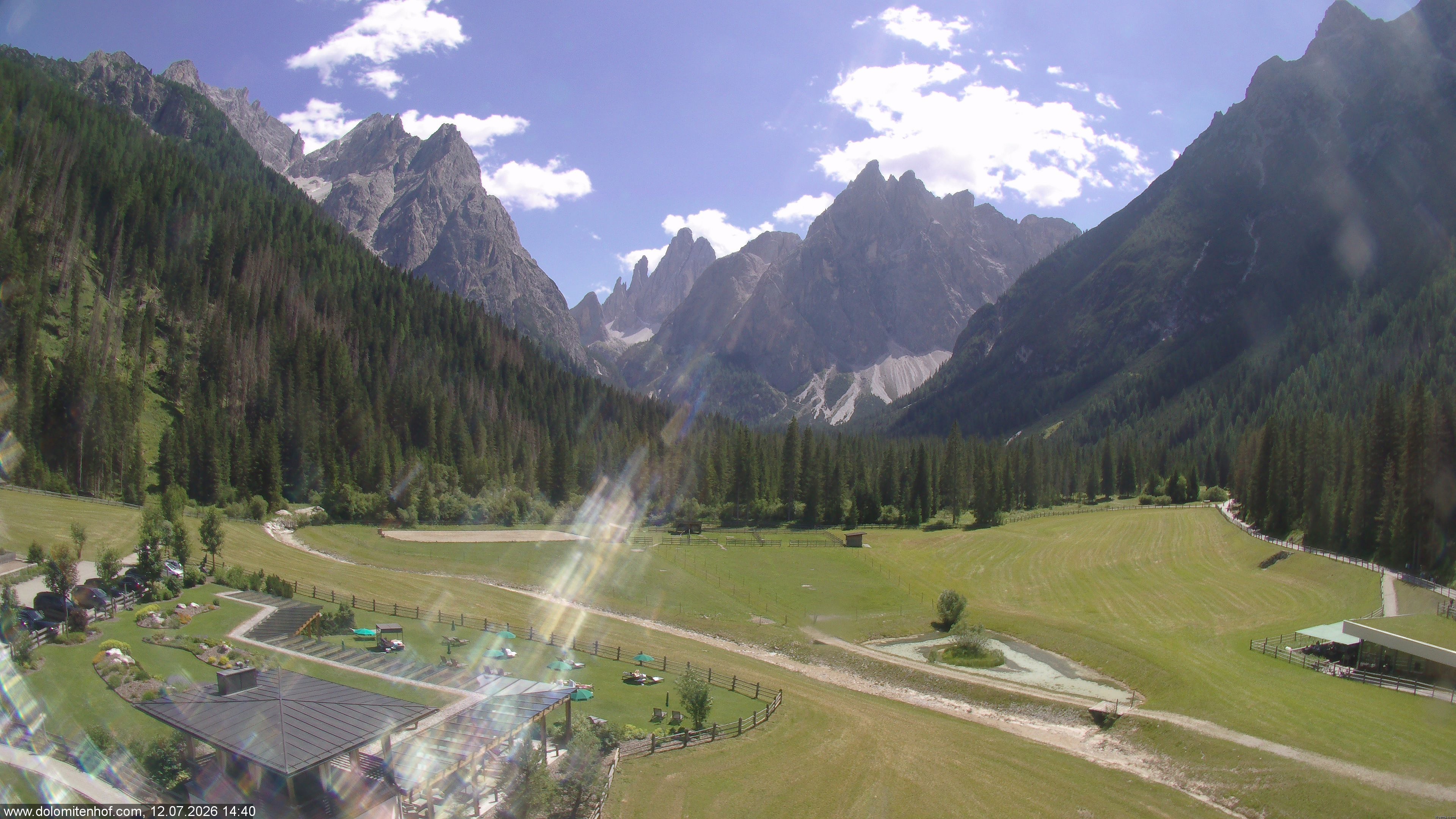 Archived image Webcam Dolomitenhof - Sexten Dolomites
